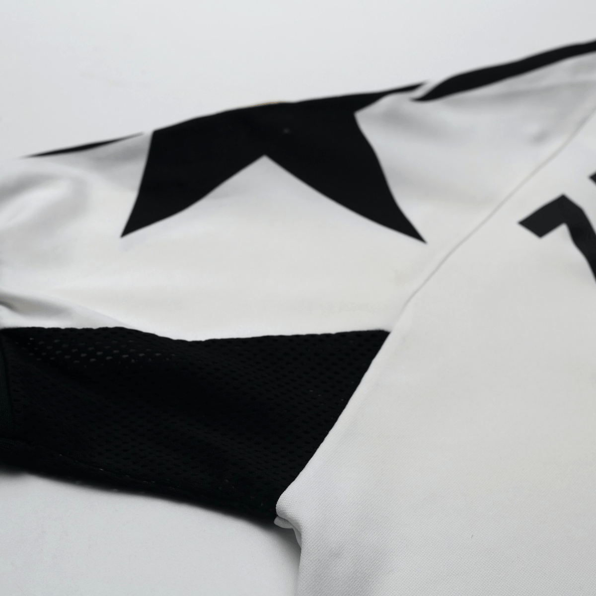 1998/99 Zidane #21 Juventus Vintage Kappa Away Football Shirt (L)
