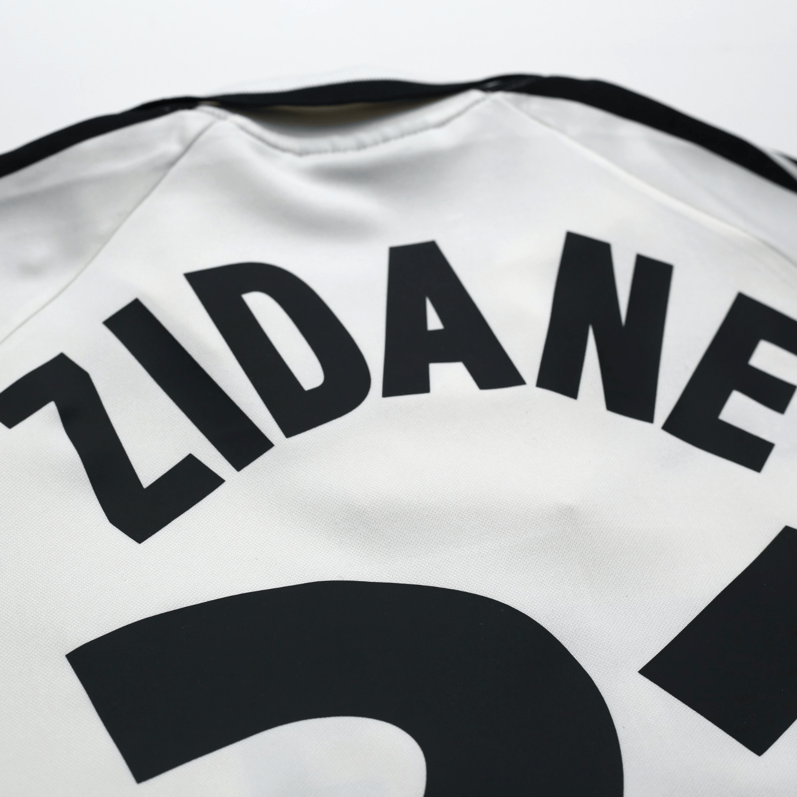 1998/99 Zidane #21 Juventus Vintage Kappa Away Football Shirt (L)