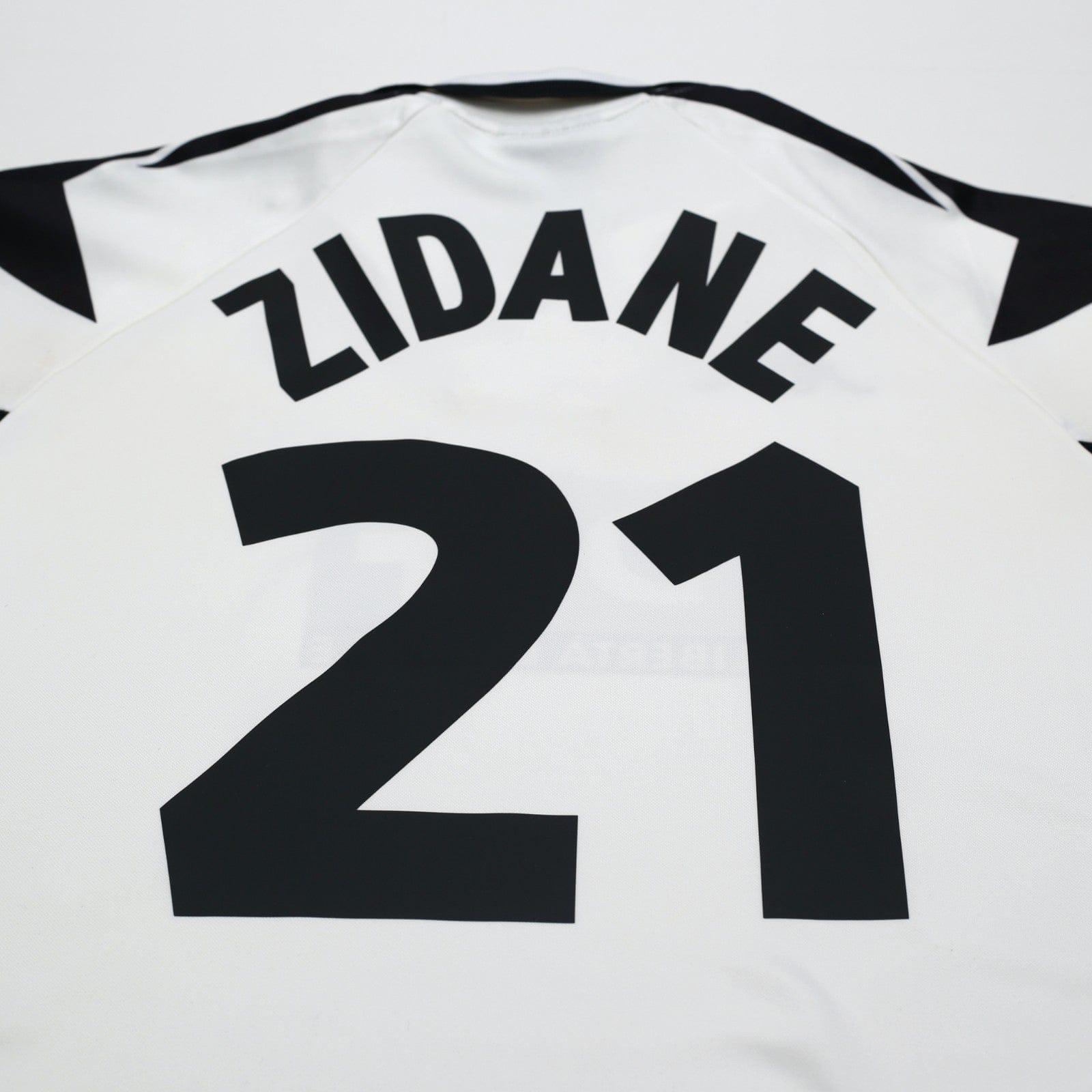 1998/99 Zidane #21 Juventus Vintage Kappa Away Football Shirt (L)