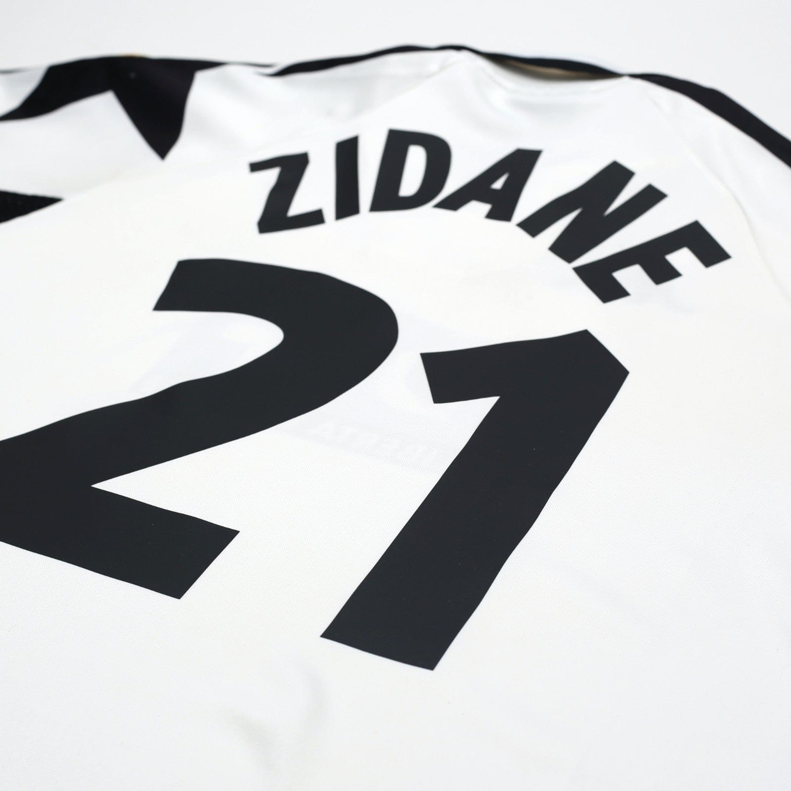 1998/99 Zidane #21 Juventus Vintage Kappa Away Football Shirt (L)
