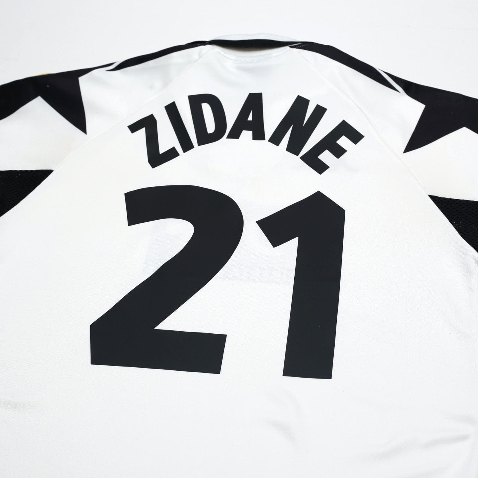 1998/99 Zidane #21 Juventus Vintage Kappa Away Football Shirt (L)