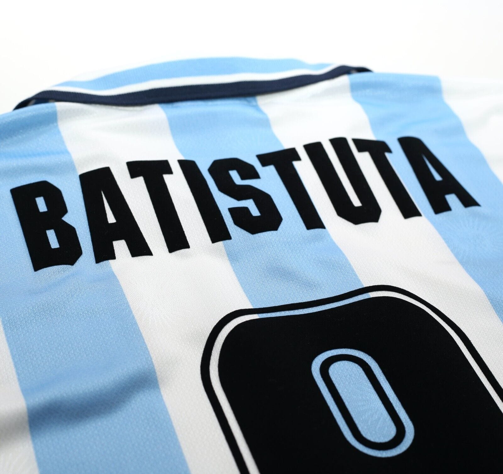 1999/00 BATISTUTA #9 Argentina Vintage Reebok Home Football Shirt (M)