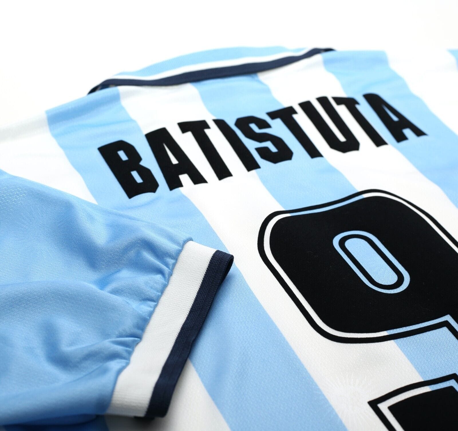 1999/00 BATISTUTA #9 Argentina Vintage Reebok Home Football Shirt (M)