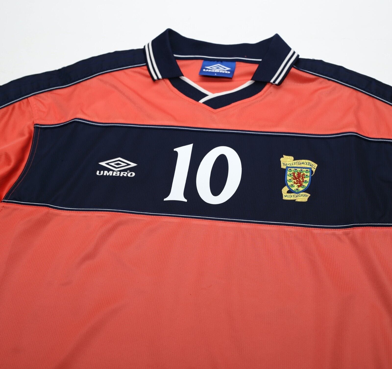 1999/00 HUTCHINSON #10 Scotland Vintage Umbro Away Football Shirt (L)