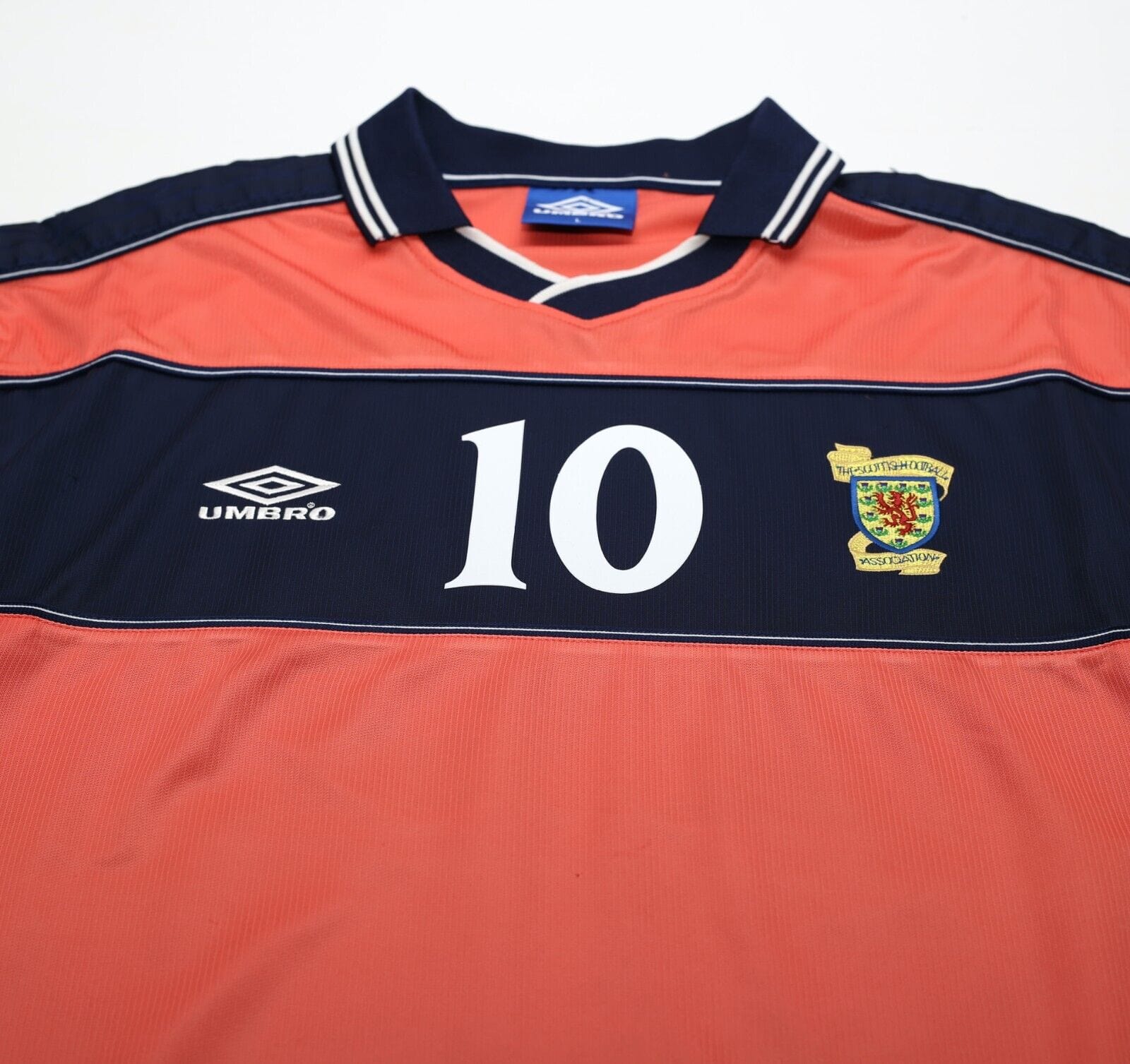 1999/00 HUTCHINSON #10 Scotland Vintage Umbro Away Football Shirt (L)