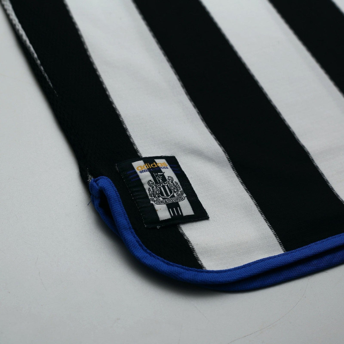 1999/00 Shearer #9 Newcastle United Vintage adidas Home Football Shirt (S)