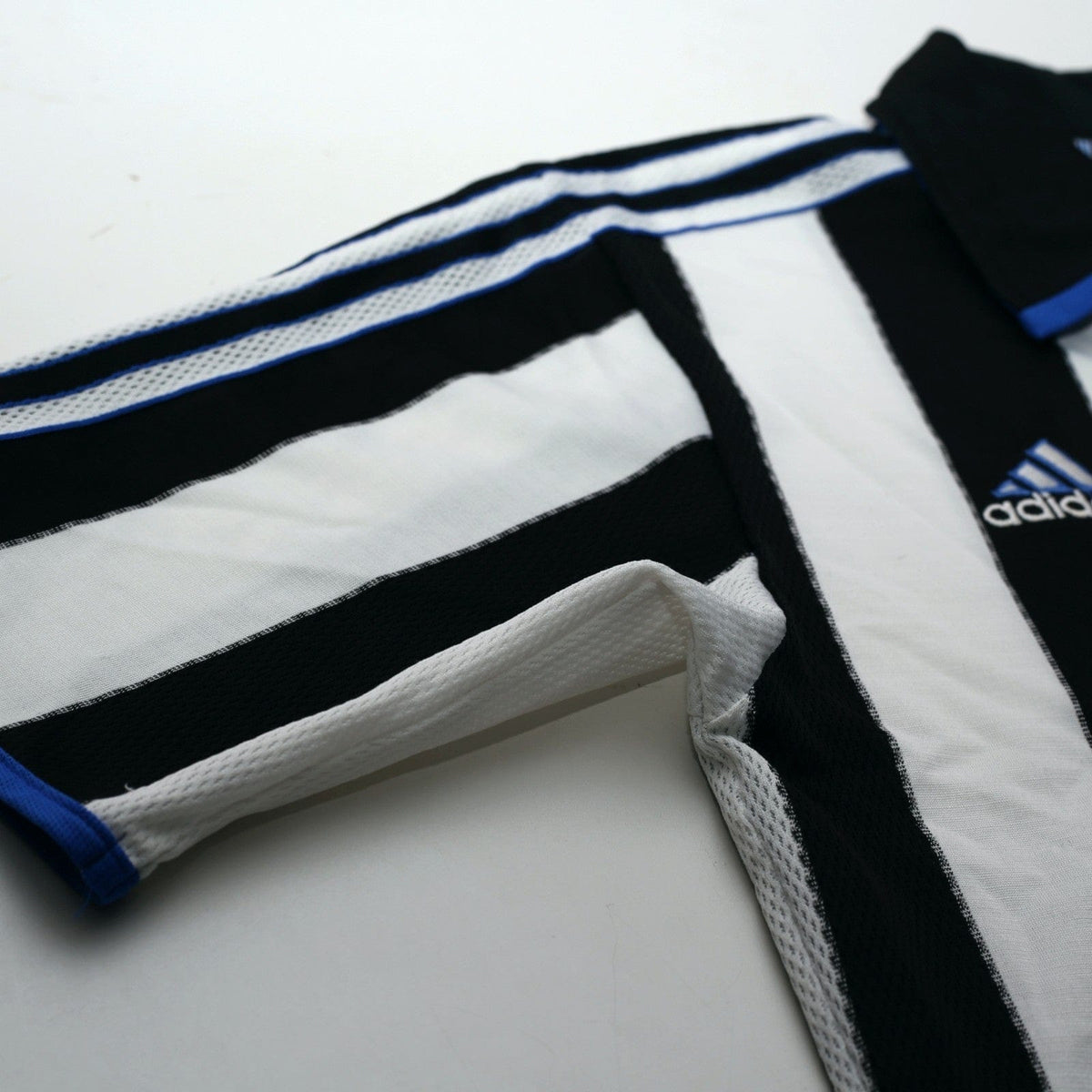 1999/00 Shearer #9 Newcastle United Vintage adidas Home Football Shirt (S)