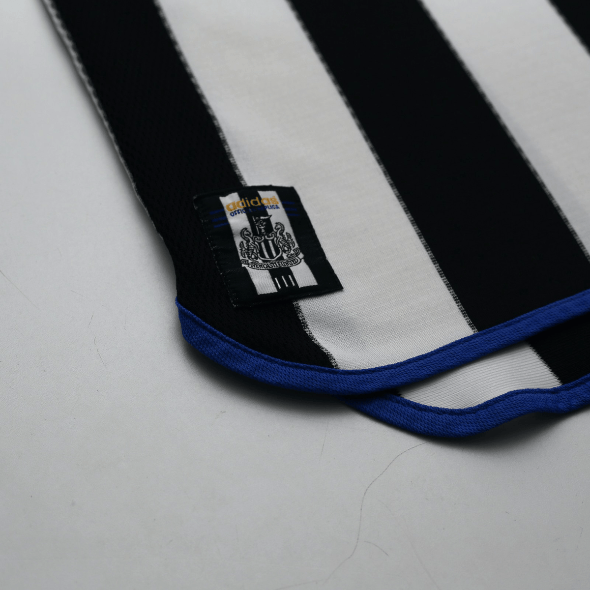 1999/00 Solano #9 Newcastle United Vintage adidas Home Football Shirt (S)