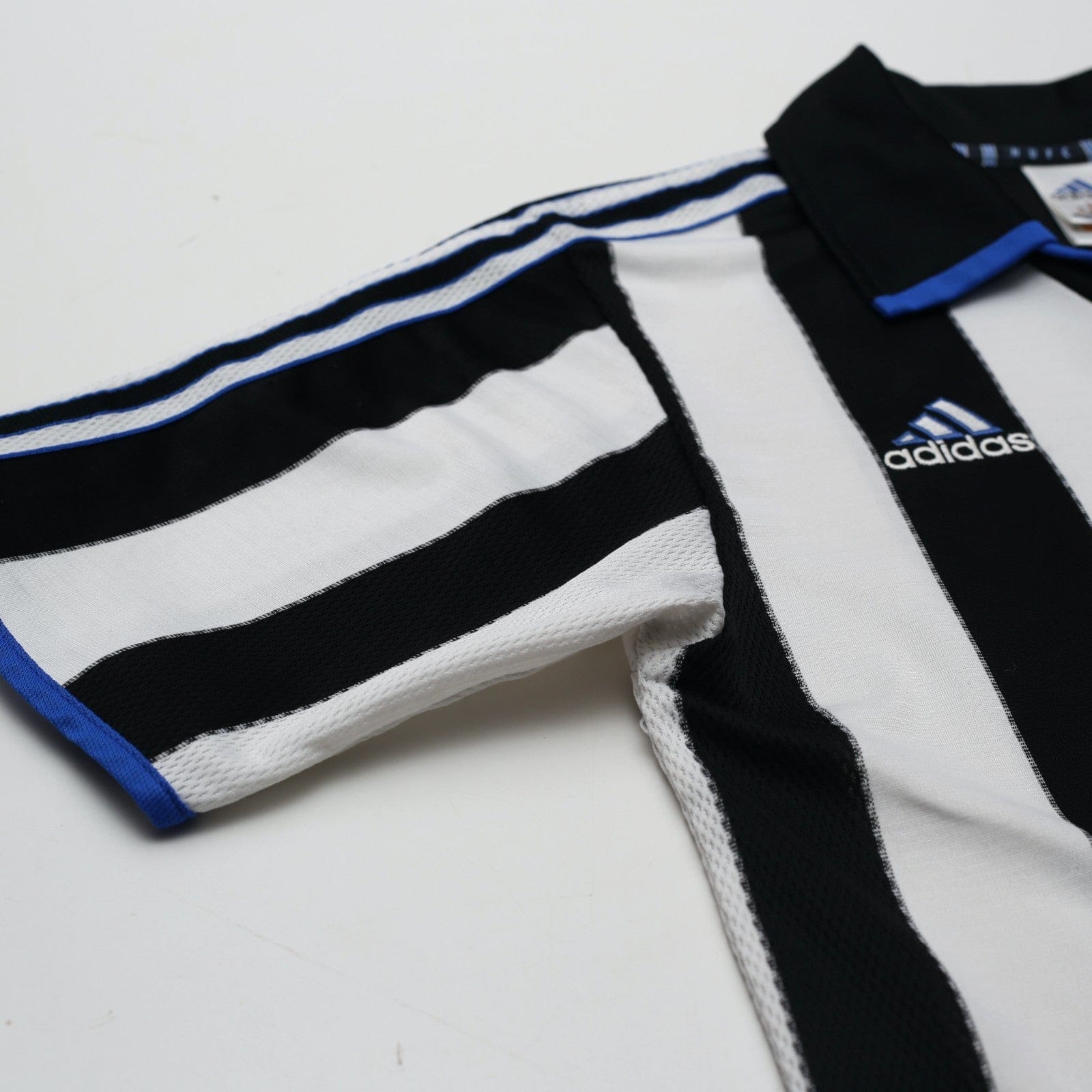 1999/00 Solano #9 Newcastle United Vintage adidas Home Football Shirt (S)