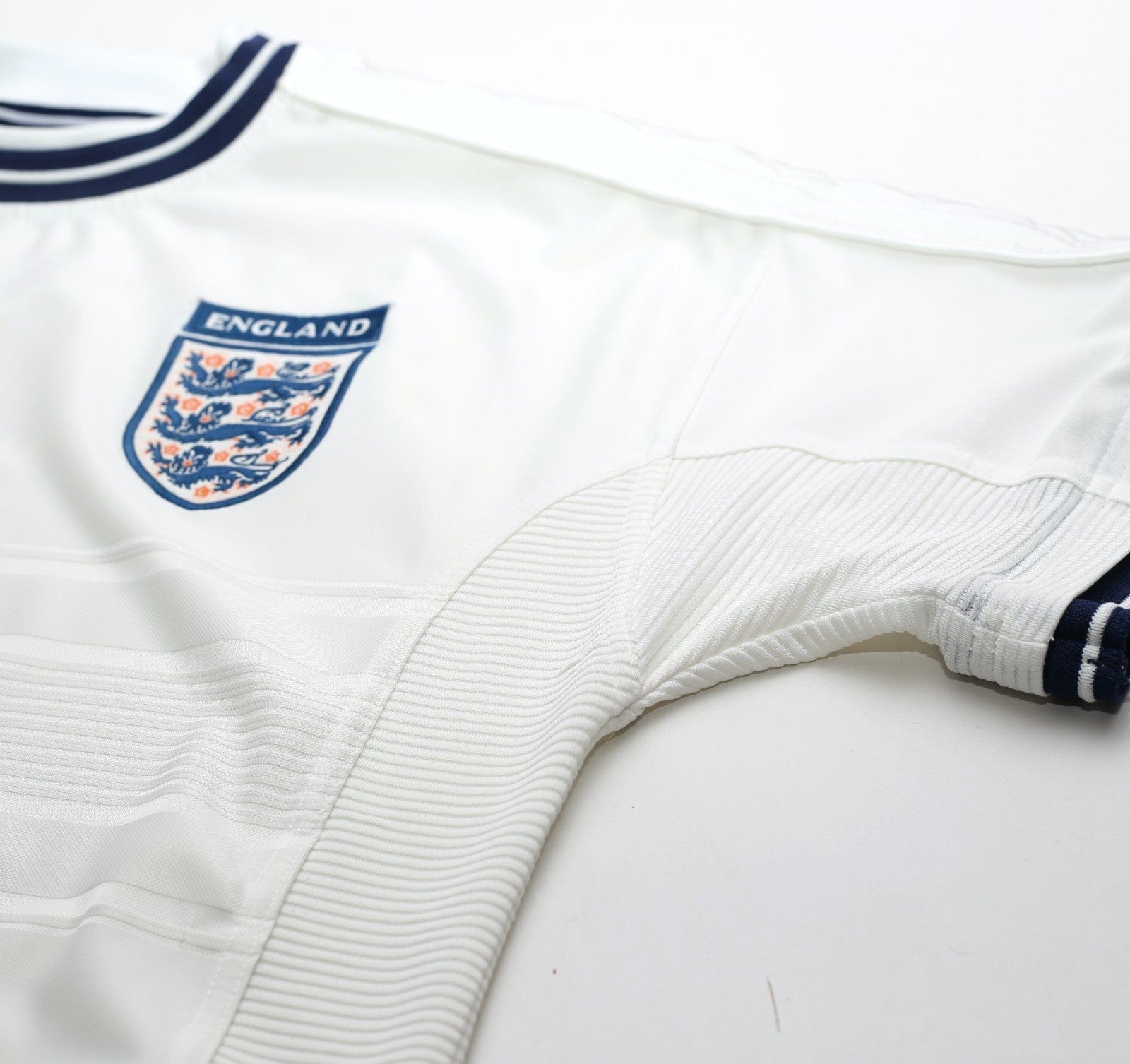 1999/01 BECKHAM #7 England Vintage Umbro Home Football Shirt (M) Euro 2000