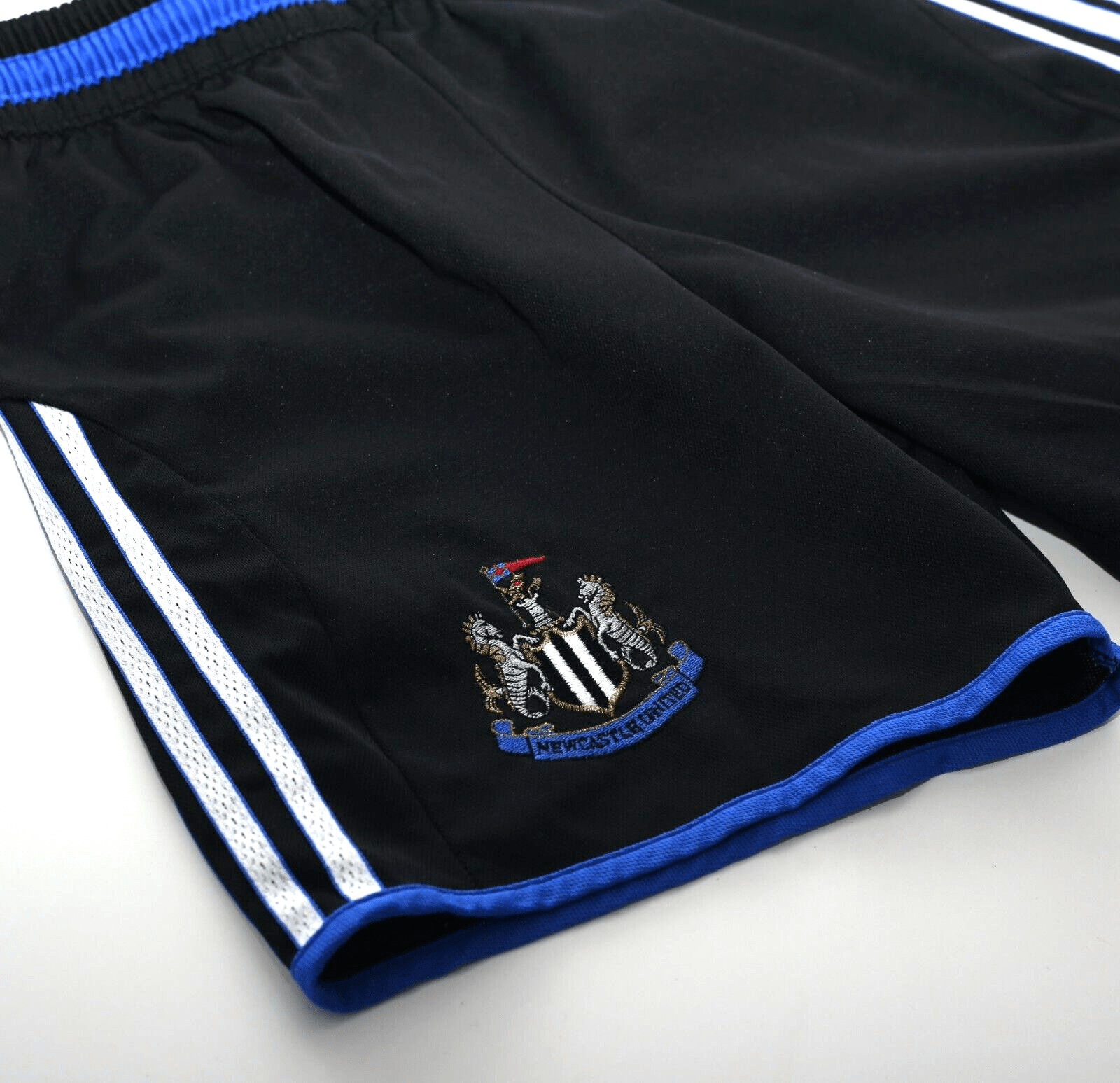 1999/01 NEWCASTLE UNITED Vintage adidas Home Football Shorts (30" Waist)