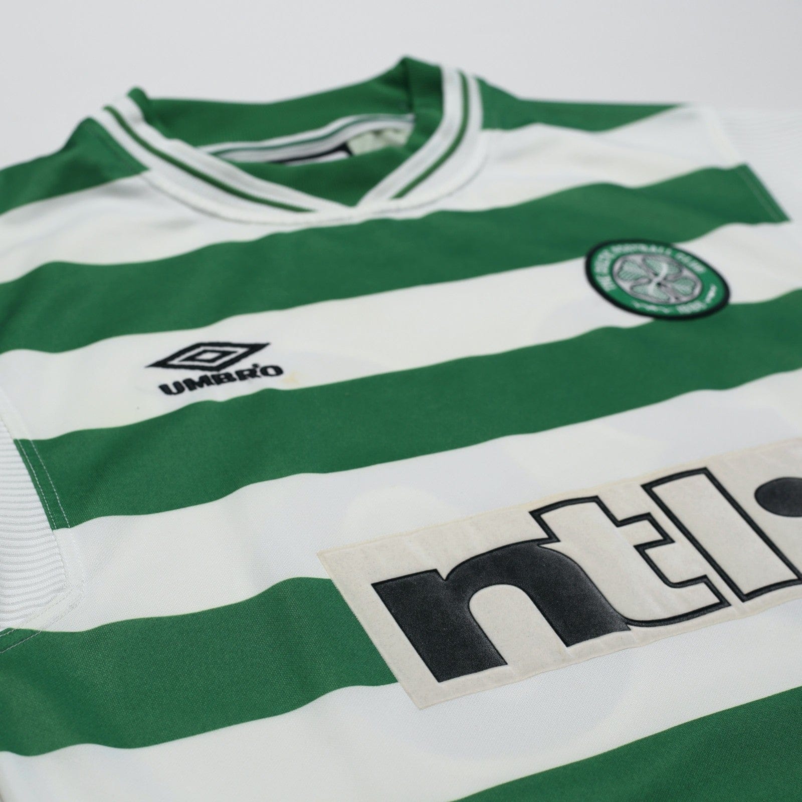 1999/01 Viduka #36 Celtic Vintage Umbro Home Football Shirt (M)