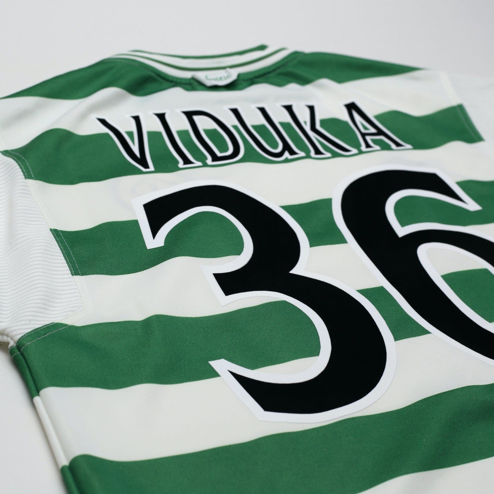 1999/01 Viduka #36 Celtic Vintage Umbro Home Football Shirt (M)