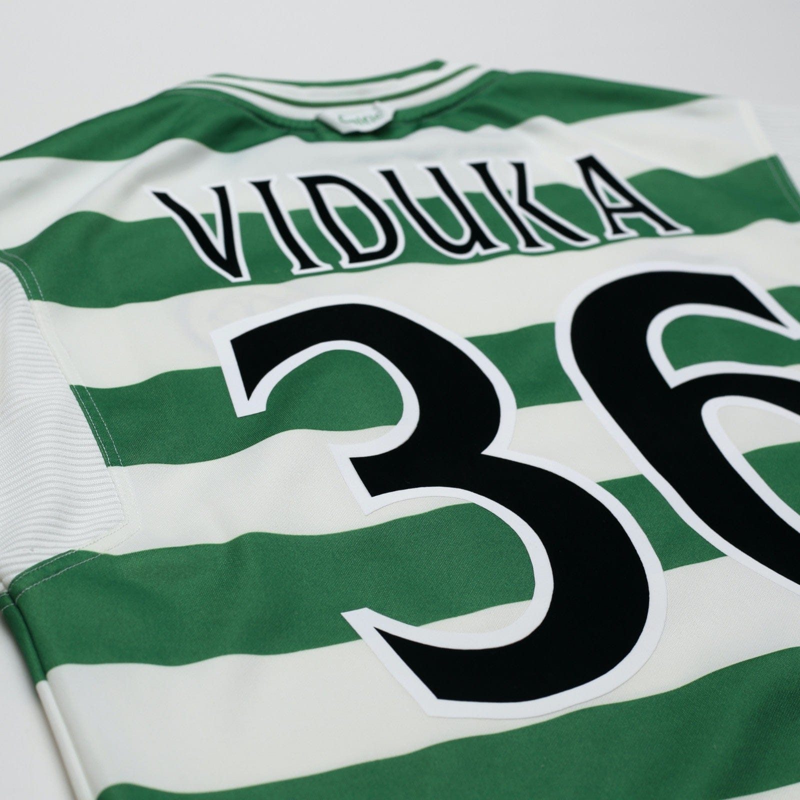 1999/01 Viduka #36 Celtic Vintage Umbro Home Football Shirt (M)