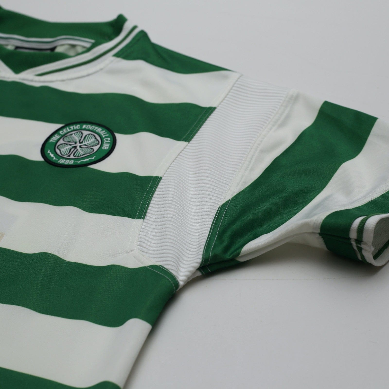 1999/01 Viduka #36 Celtic Vintage Umbro Home Football Shirt (M)