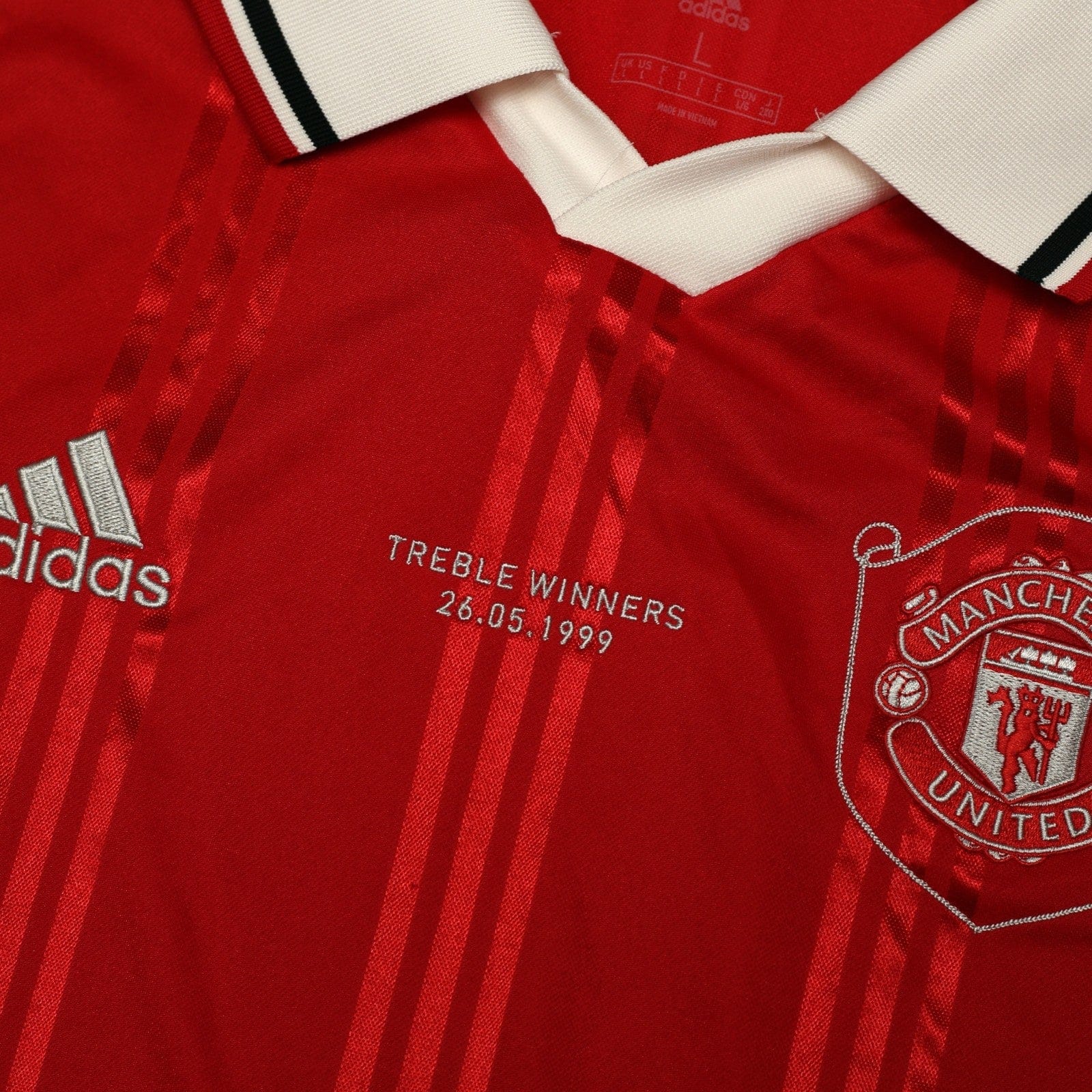 1999 Beckham #7 Manchester United adidas Icons L/S Treble Football Shirt (L/XL)