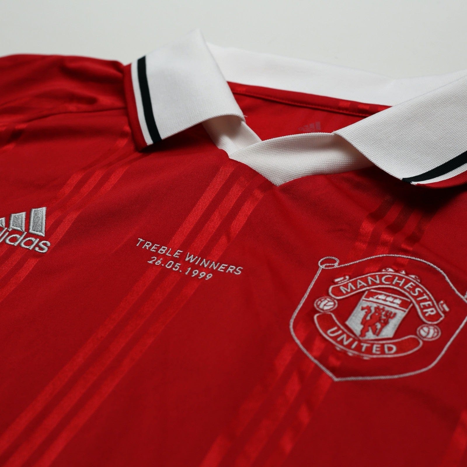 1999 Beckham #7 Manchester United adidas Icons L/S Treble Football Shirt (L/XL)