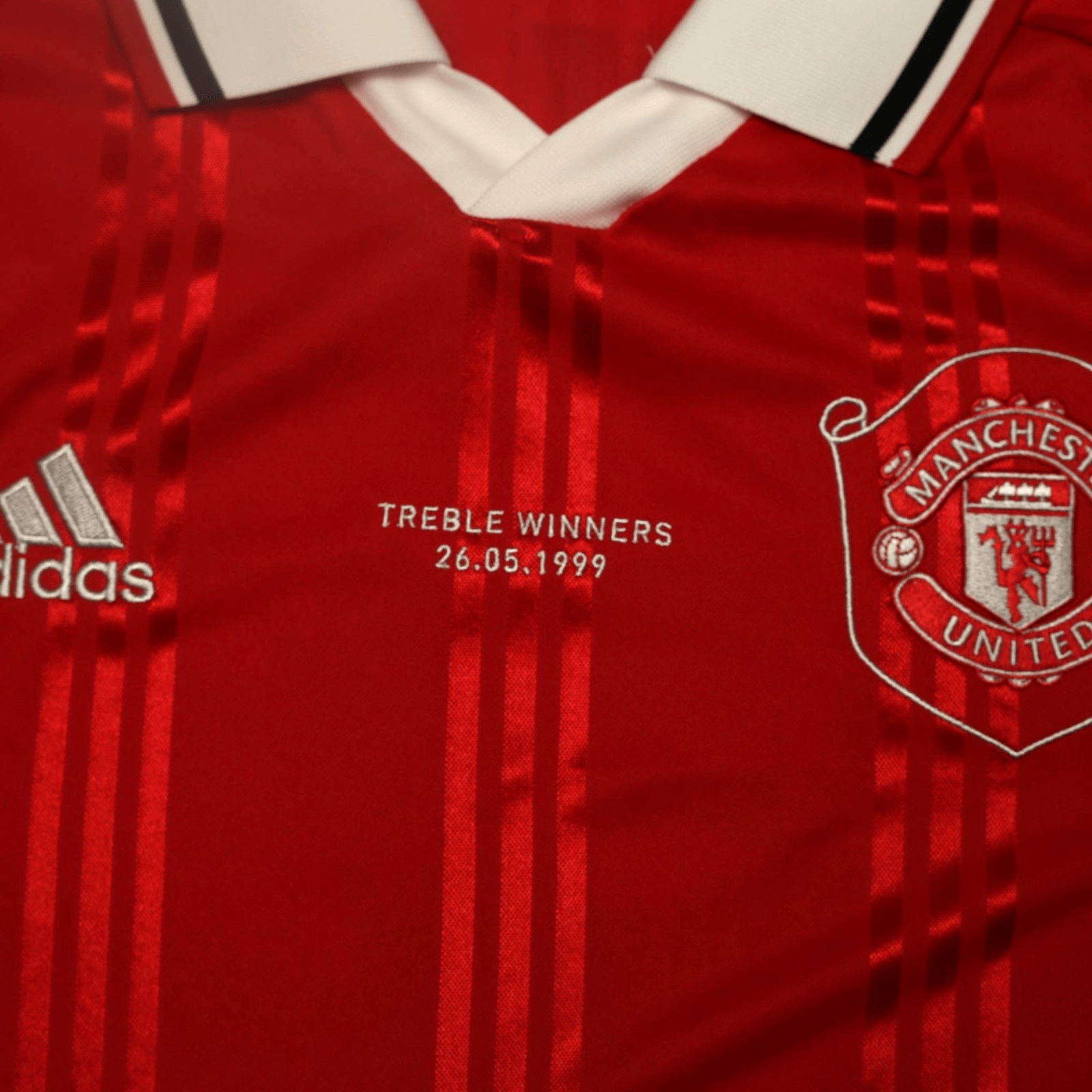 1999 Beckham #7 Manchester United adidas Icons L/S Treble Football Shirt (L/XL)
