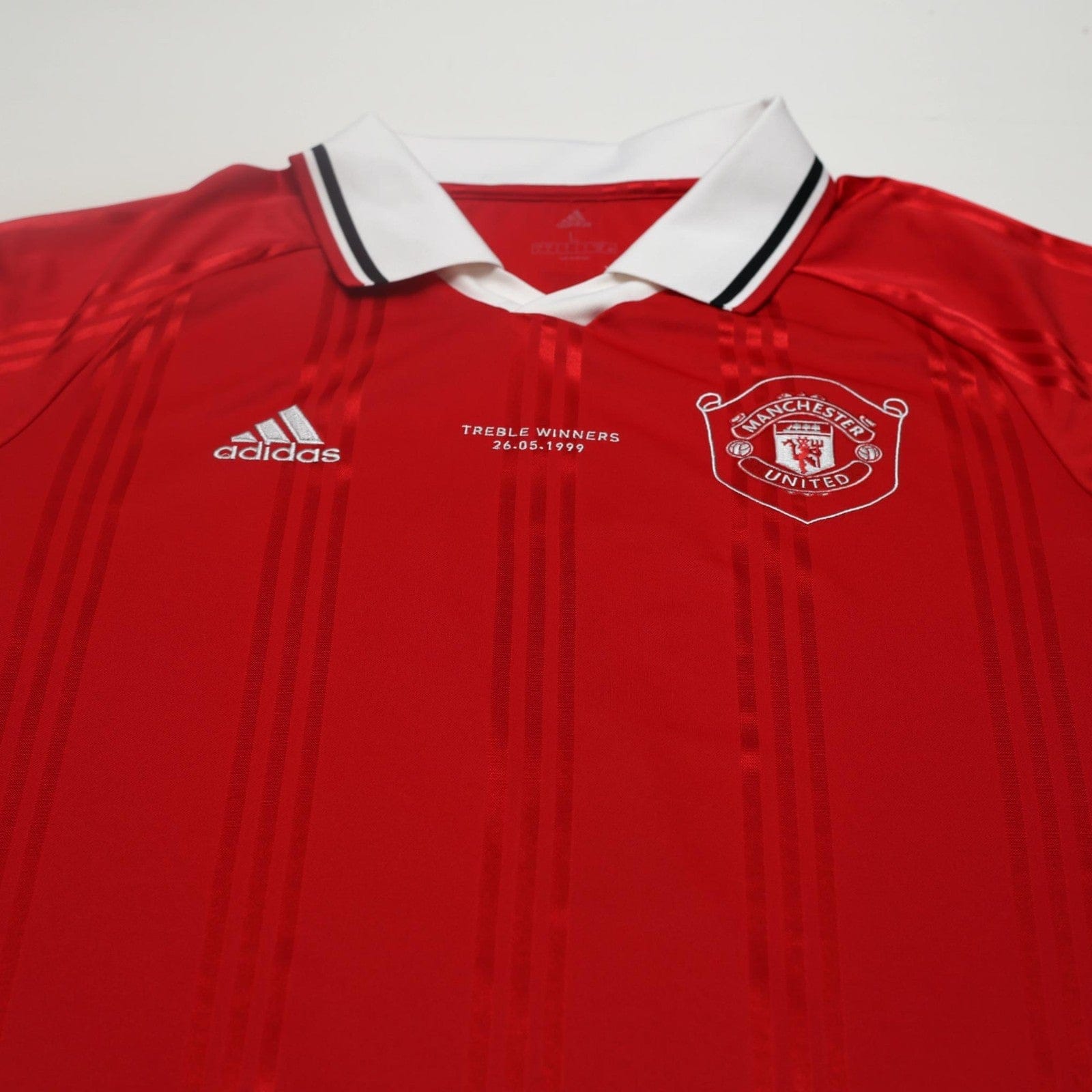 1999 Beckham #7 Manchester United adidas Icons L/S Treble Football Shirt (L/XL)
