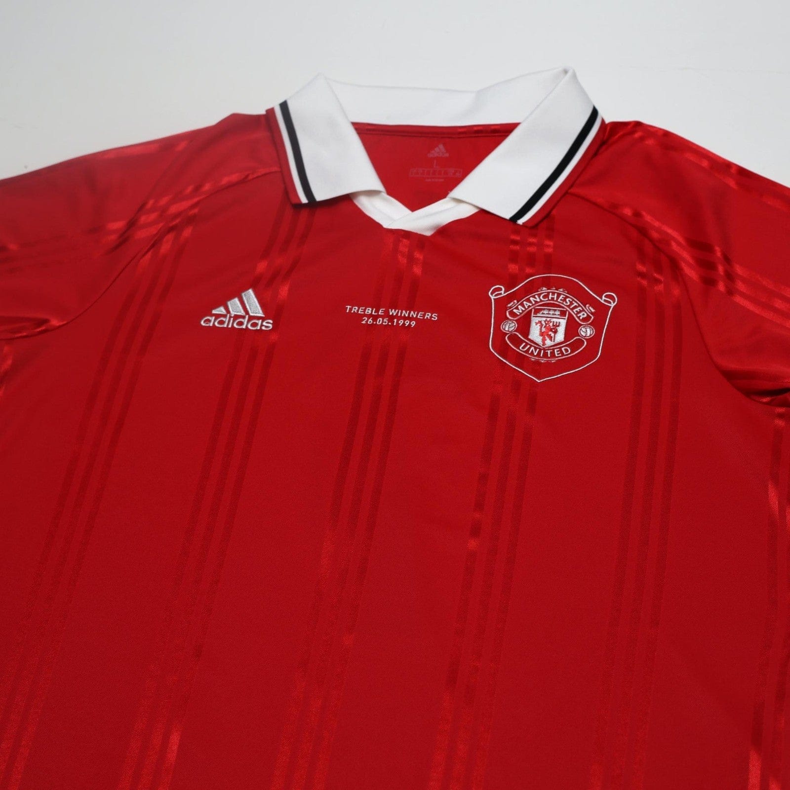 1999 Beckham #7 Manchester United adidas Icons L/S Treble Football Shirt (L/XL)
