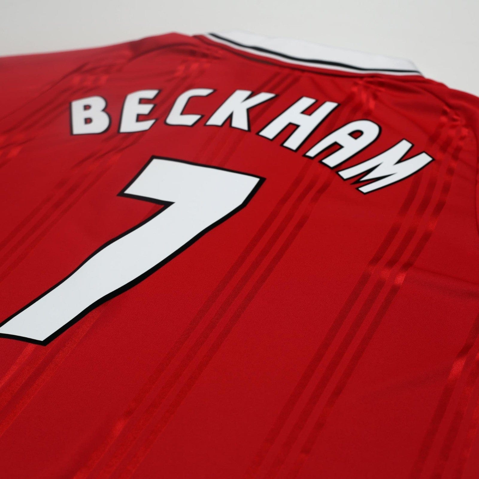 1999 Beckham #7 Manchester United adidas Icons L/S Treble Football Shirt (L/XL)