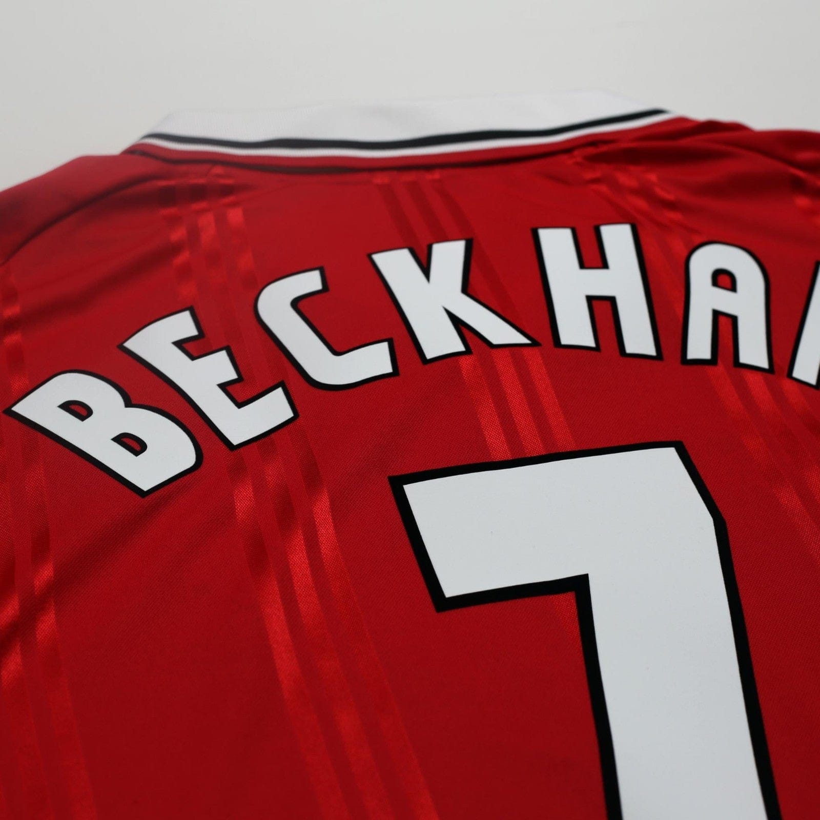 1999 Beckham #7 Manchester United adidas Icons L/S Treble Football Shirt (L/XL)
