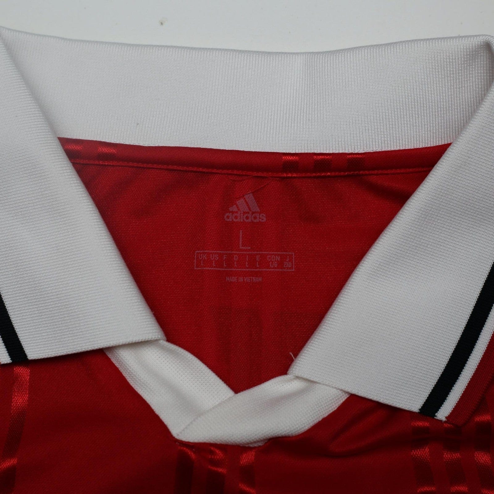 1999 Beckham #7 Manchester United adidas Icons L/S Treble Football Shirt (L/XL)