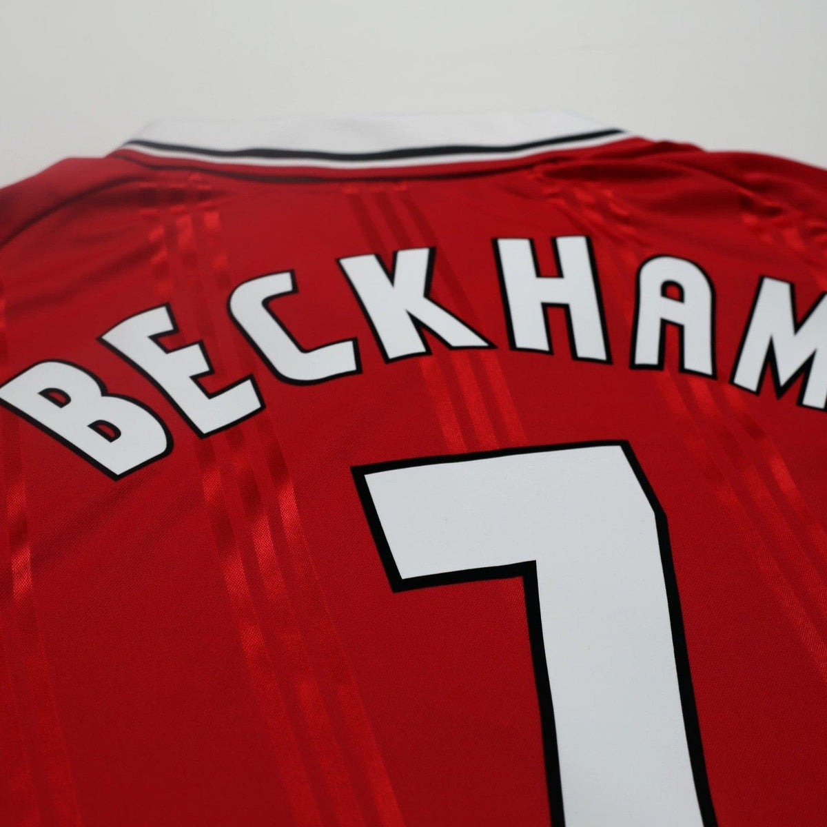 1999 Beckham #7 Manchester United adidas Icons L/S Treble Football Shirt (L/XL)