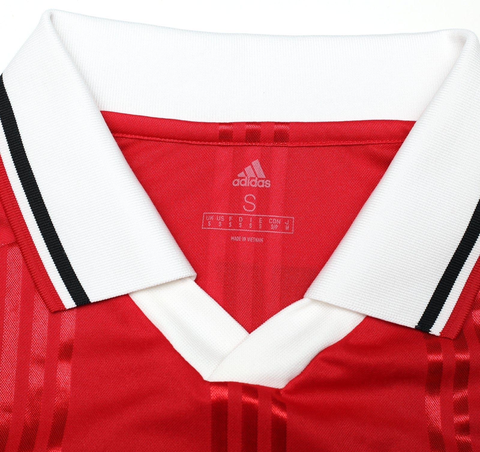 1999 BECKHAM #7 Manchester United adidas Icons L/S Treble Football Shirt (S/M)