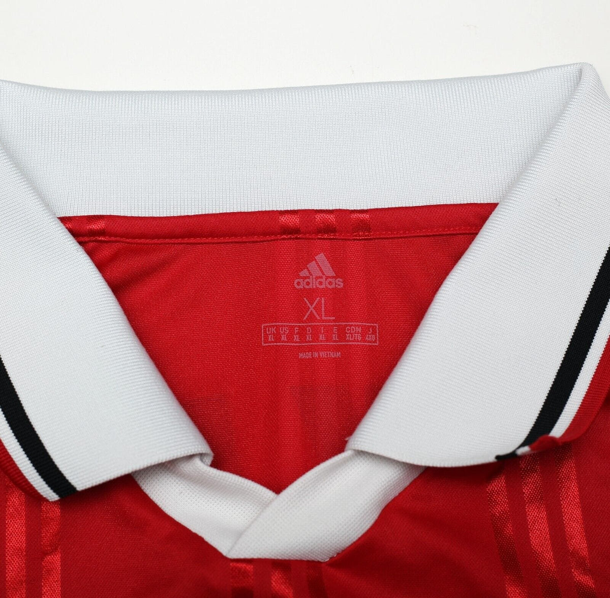 1999 BECKHAM #7 Manchester United adidas Icons LS Treble Football Shirt (XL)