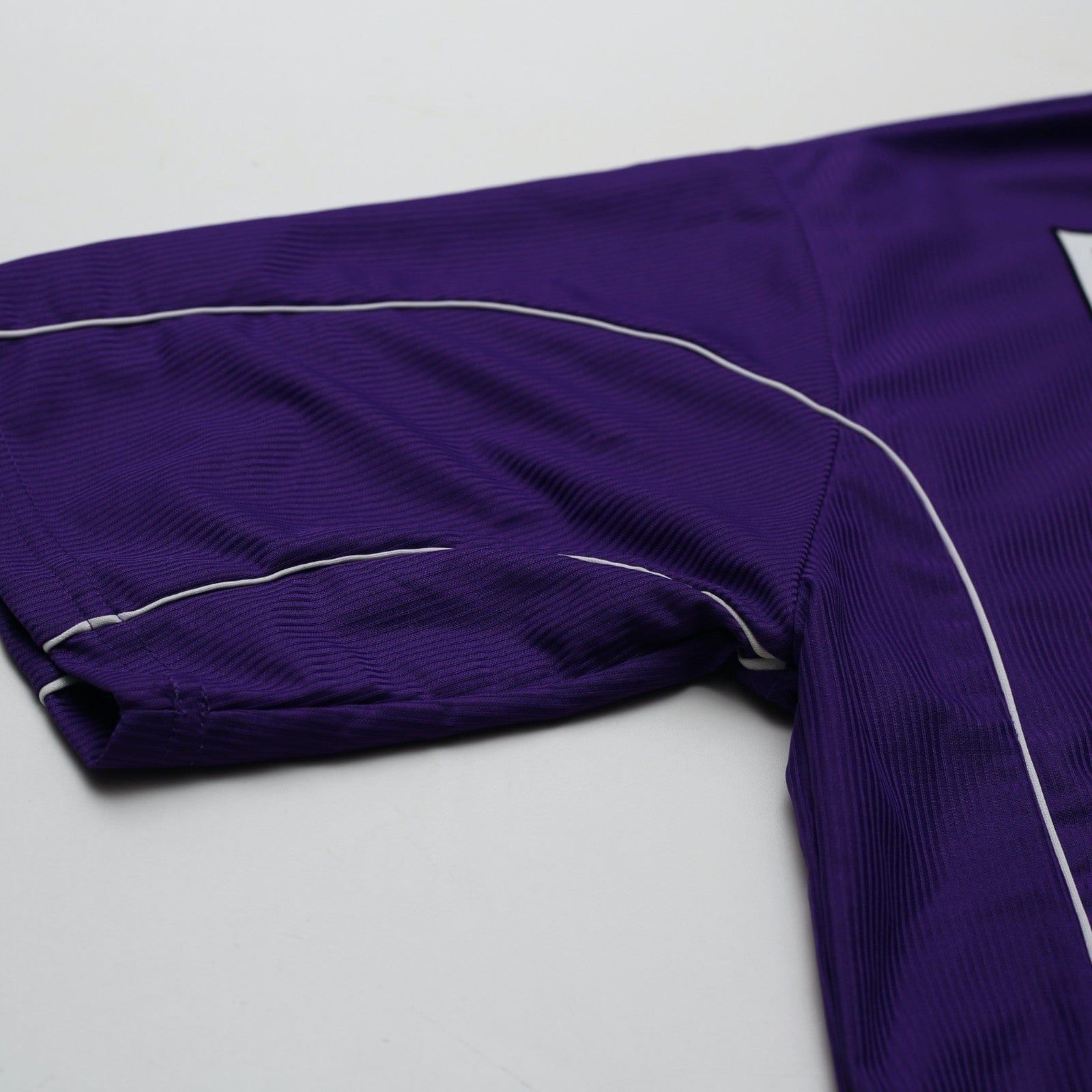 2000/01 Fletcher #11 Harchester United Vintage LCS Home Football Shirt (L) 42/44