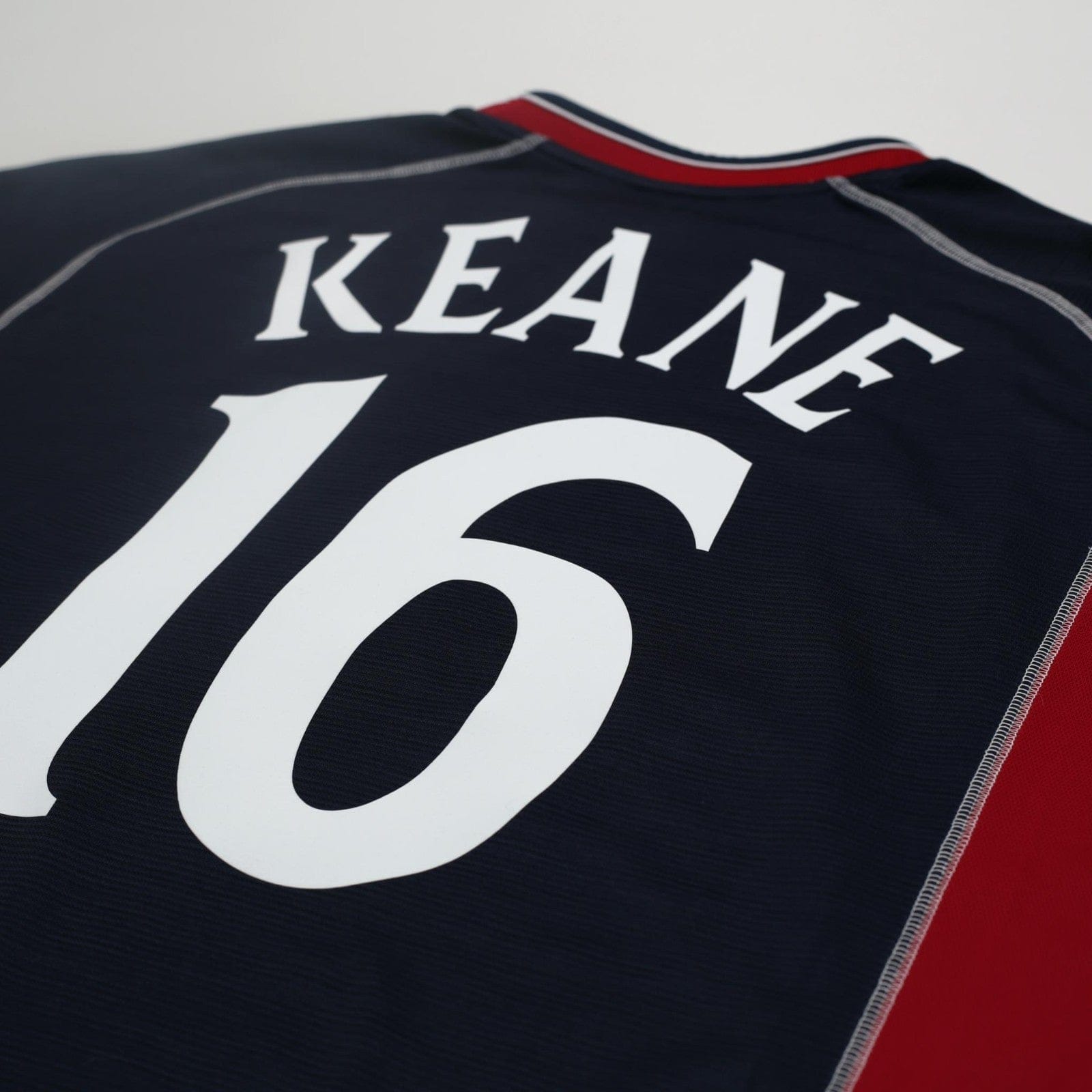 2000/01 Keane #16 Manchester United Vintage Umbro Third Football Shirt (L)