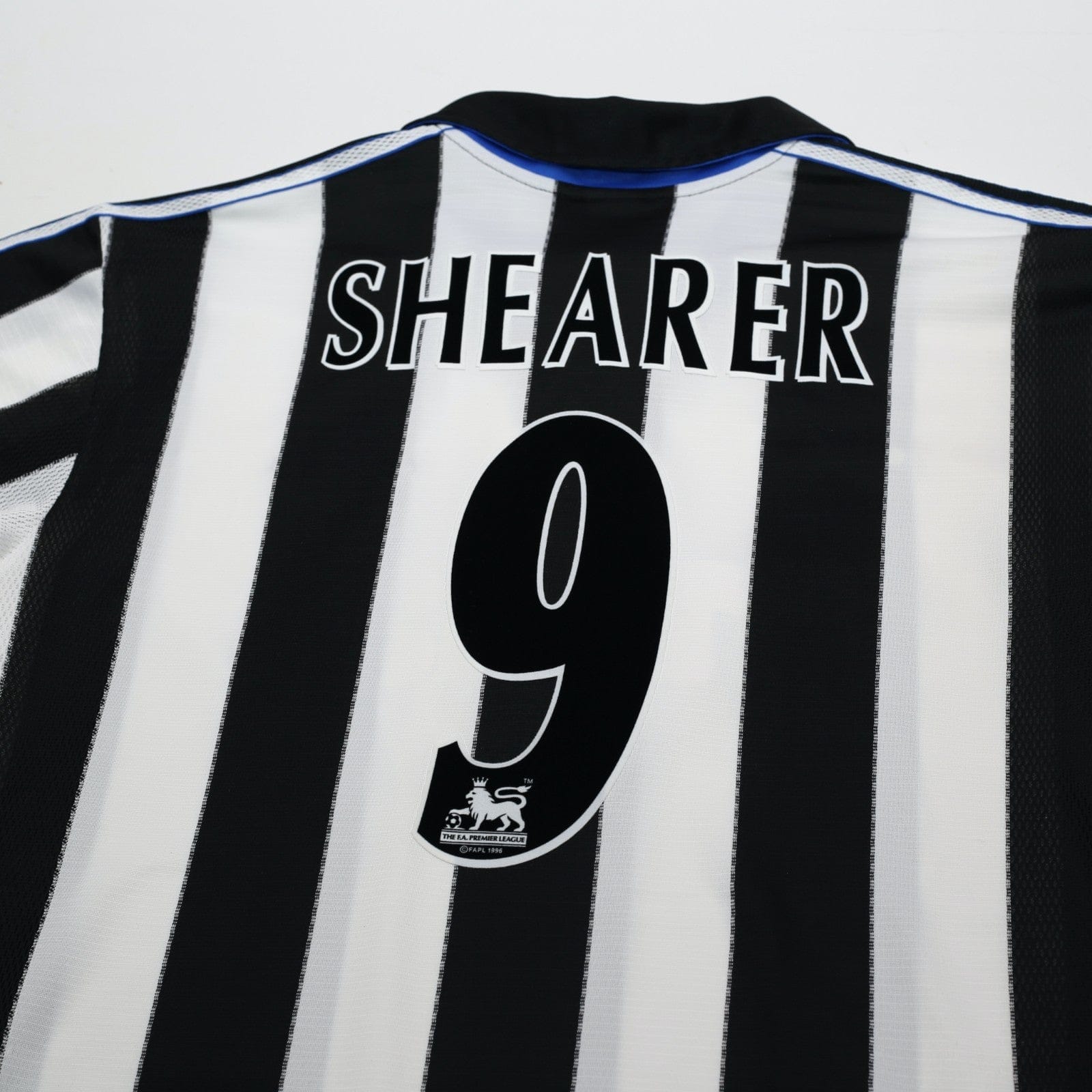 2000/01 Shearer #9 Newcastle United Vintage adidas Home Football Shirt (XL)