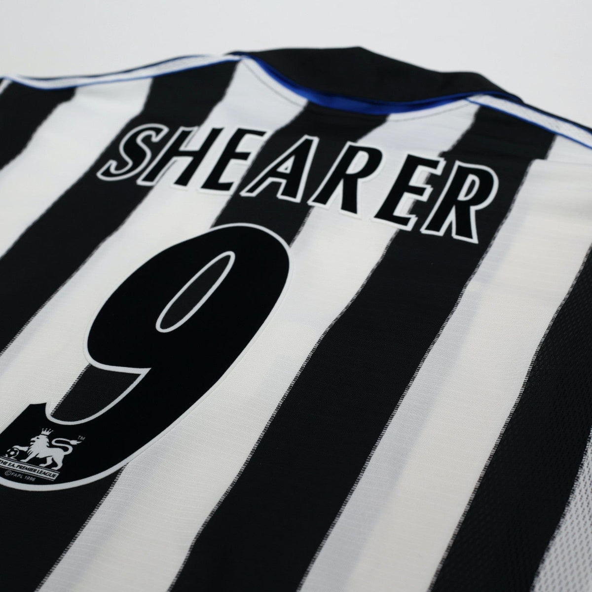 2000/01 Shearer #9 Newcastle United Vintage adidas Home Football Shirt (XL)