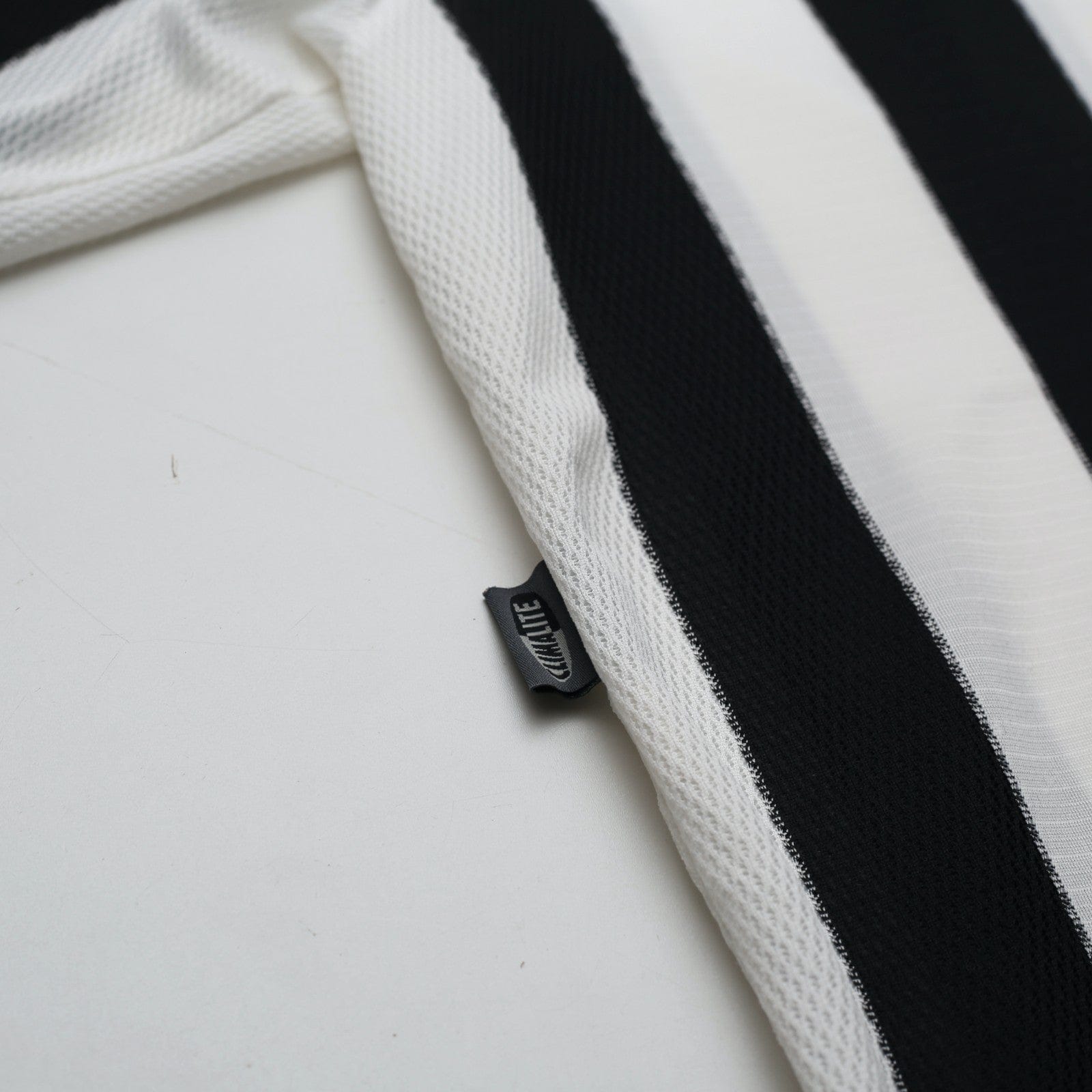 2000/01 Shearer #9 Newcastle United Vintage adidas Home Football Shirt (XL)
