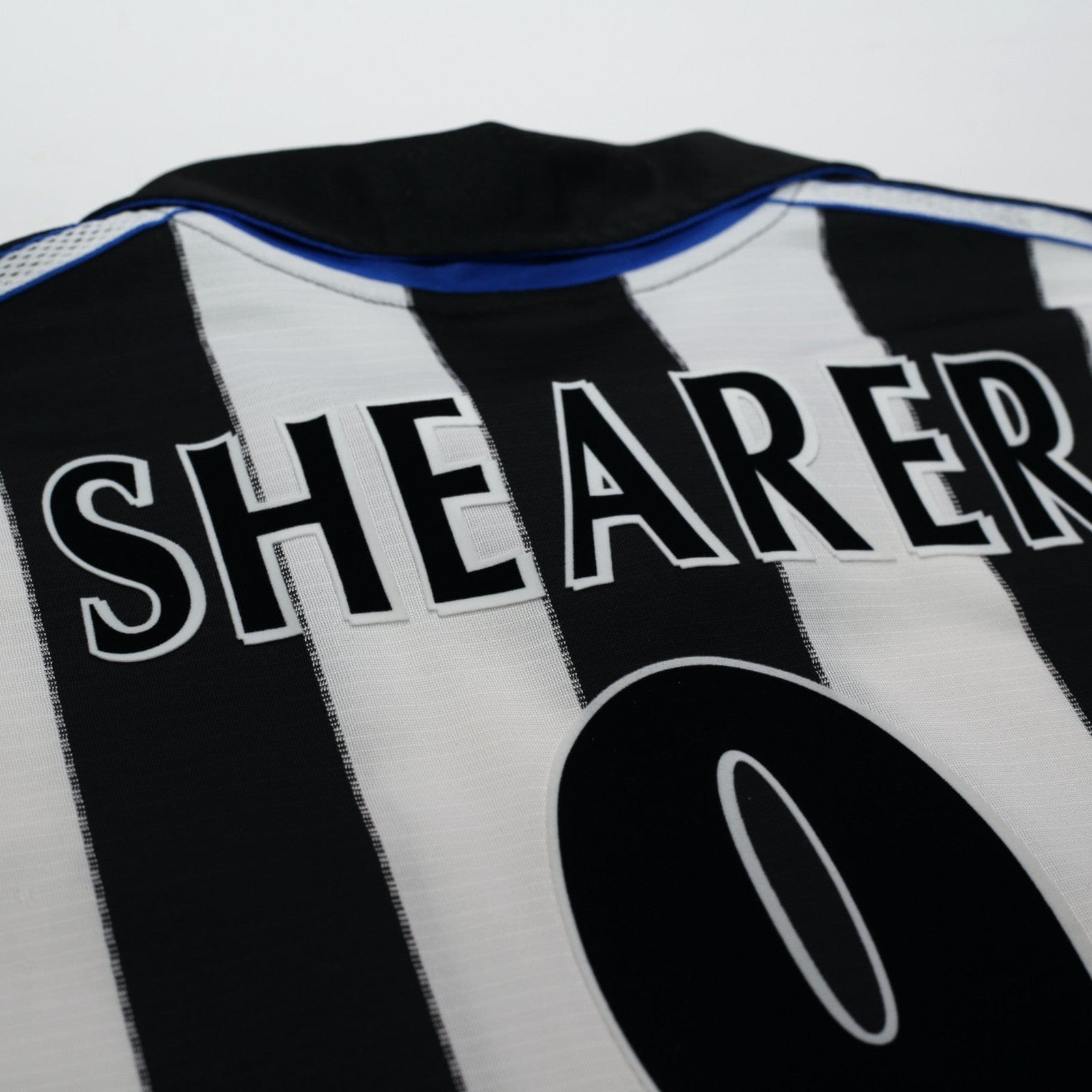 2000/01 Shearer #9 Newcastle United Vintage adidas Home Football Shirt (XL)
