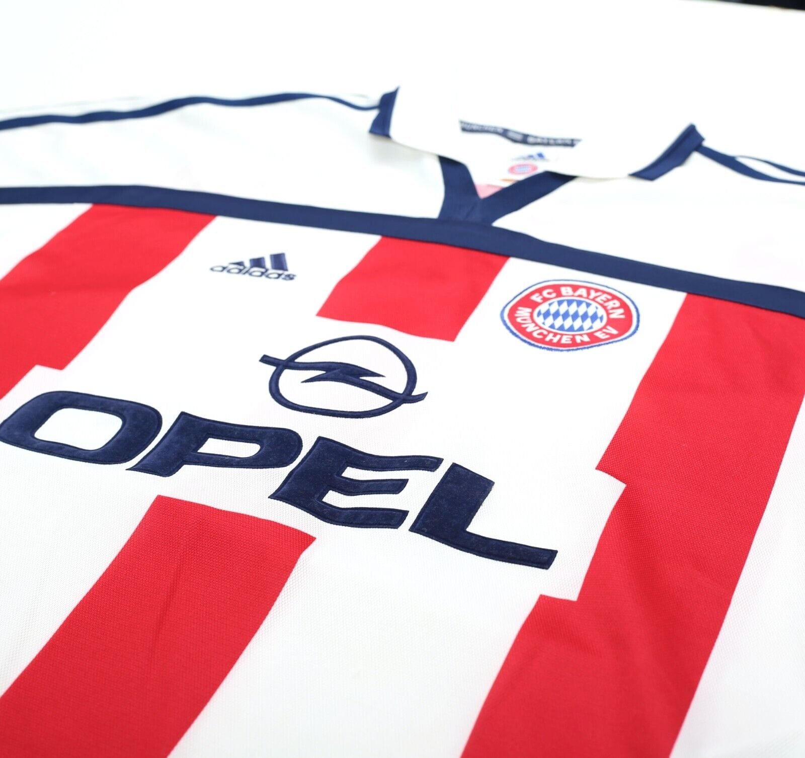 2000/02 BAYERN MUNICH Vintage adidas Away Football Shirt (L)