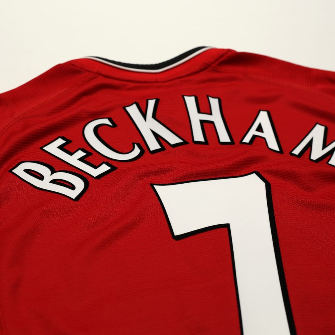 2000/02 Beckham #7 Manchester United Vintage Umbro Home Football Shirt (L)