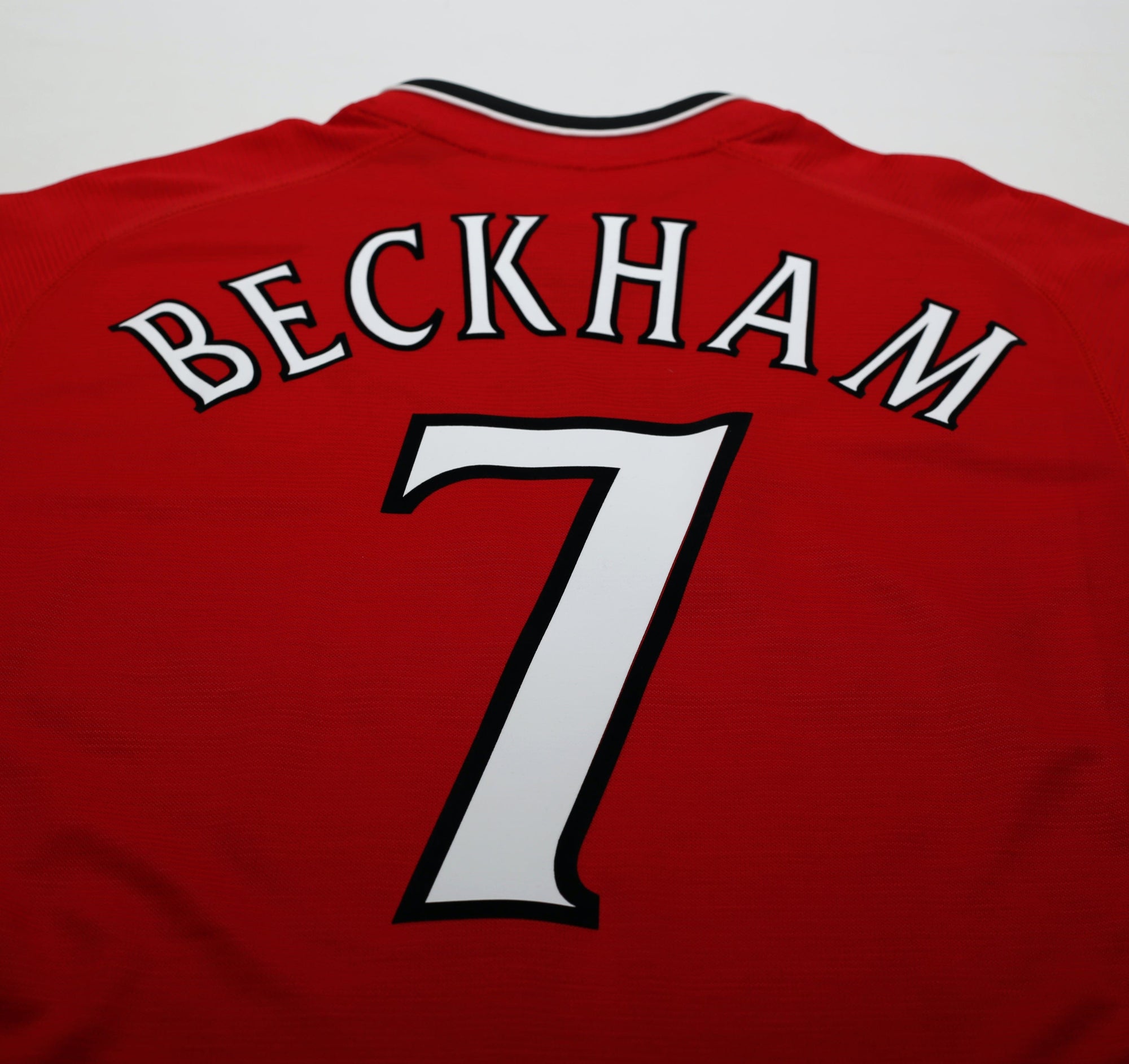 2000/02 BECKHAM #7 Manchester United Vintage Umbro Home Shirt (XL)