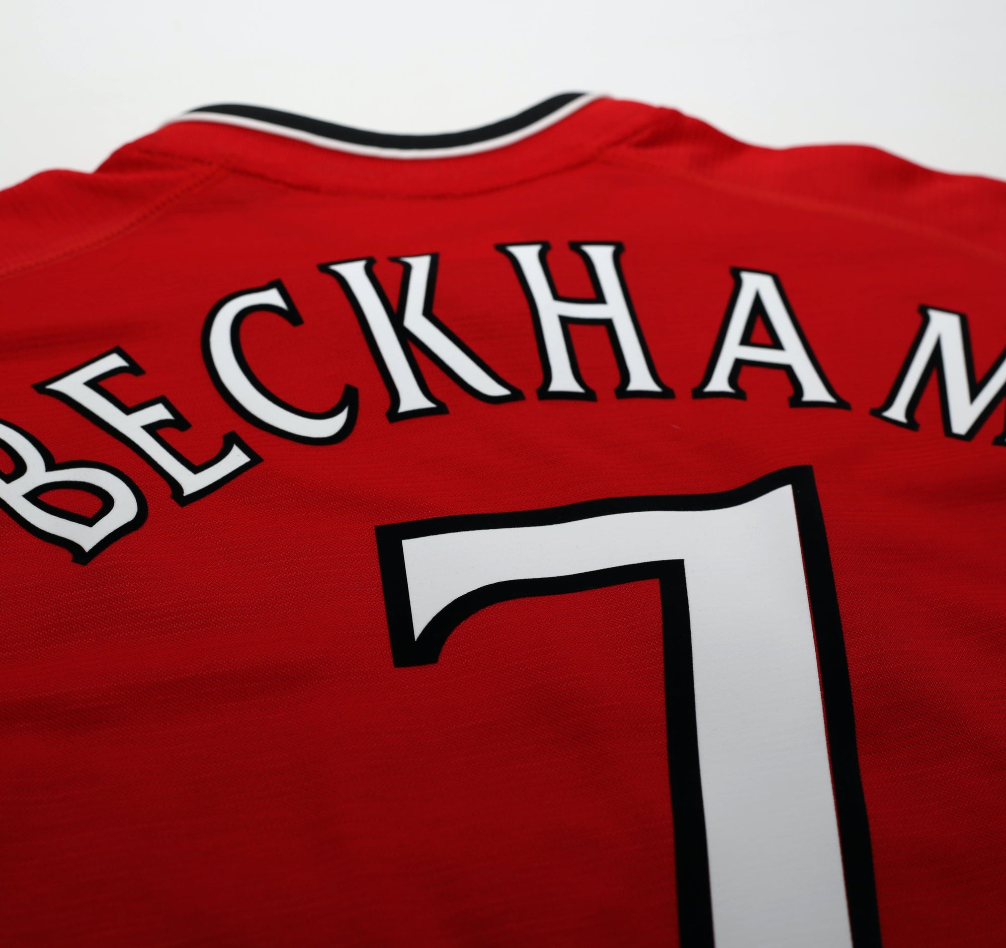 2000/02 BECKHAM #7 Manchester United Vintage Umbro Home Shirt (XL)