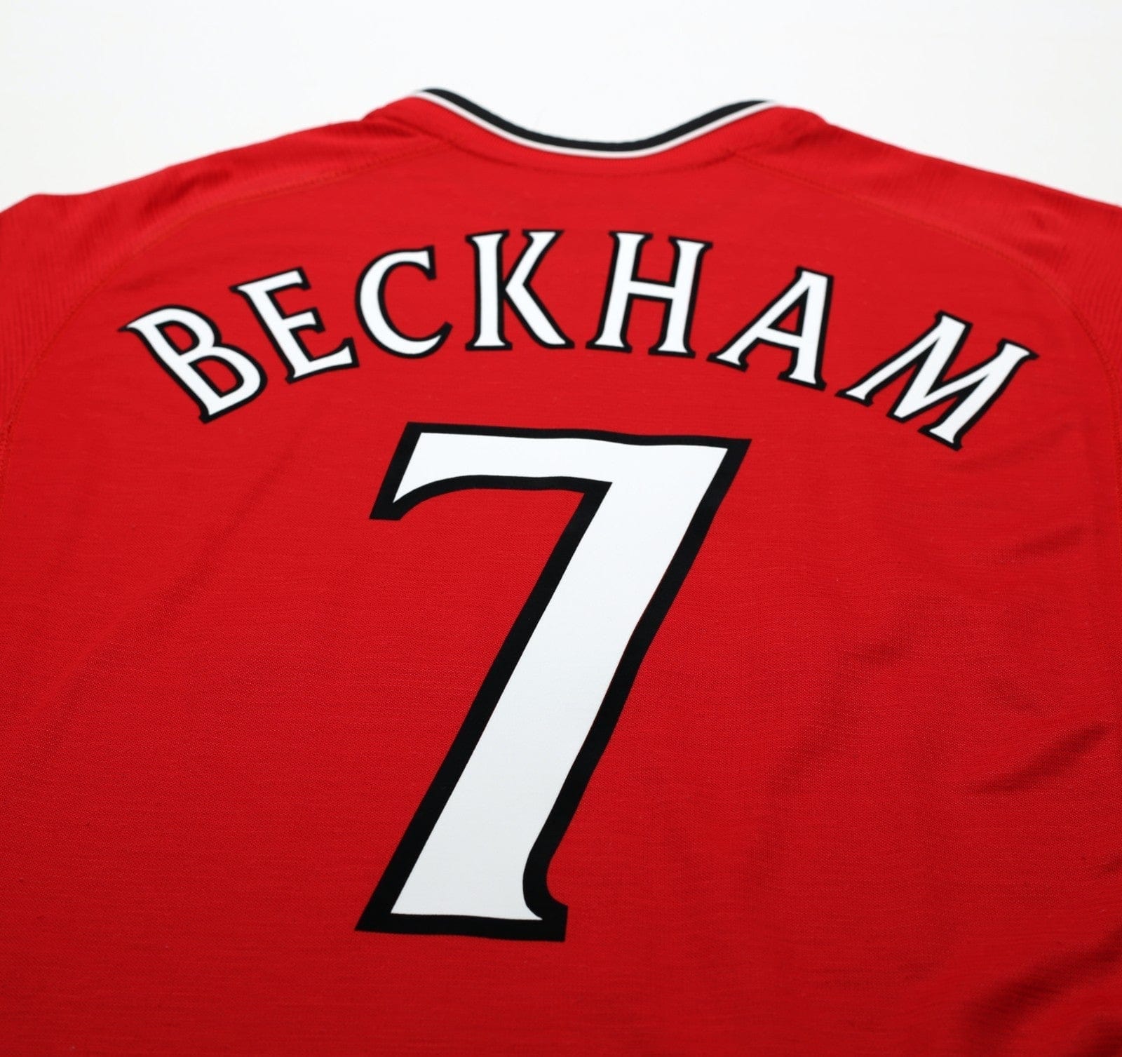 2000/02 BECKHAM #7 Manchester United Vintage Umbro Home Shirt (XL)