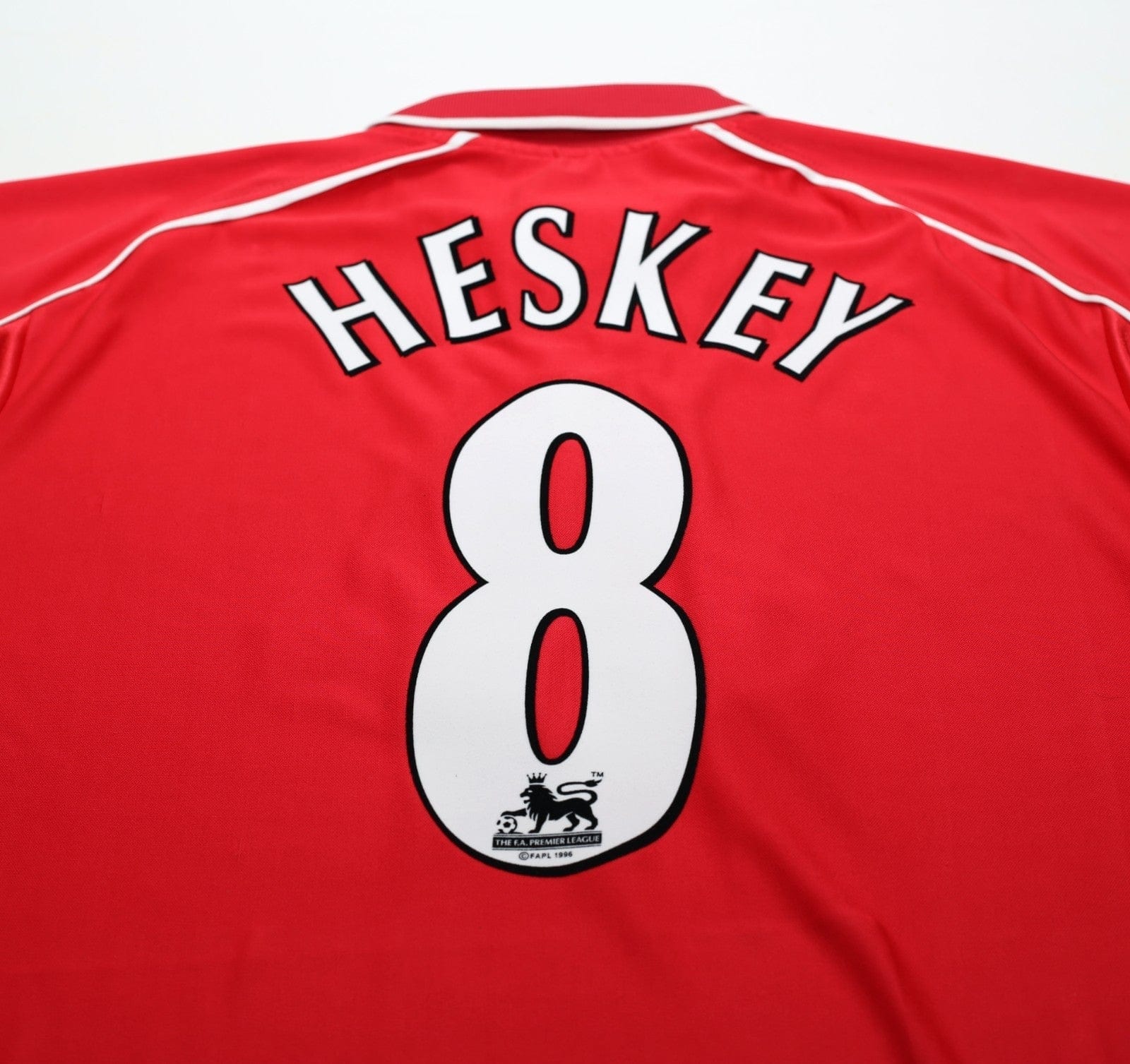 2000/02 HESKEY #8 Liverpool Vintage Reebok Home Football Shirt (M)