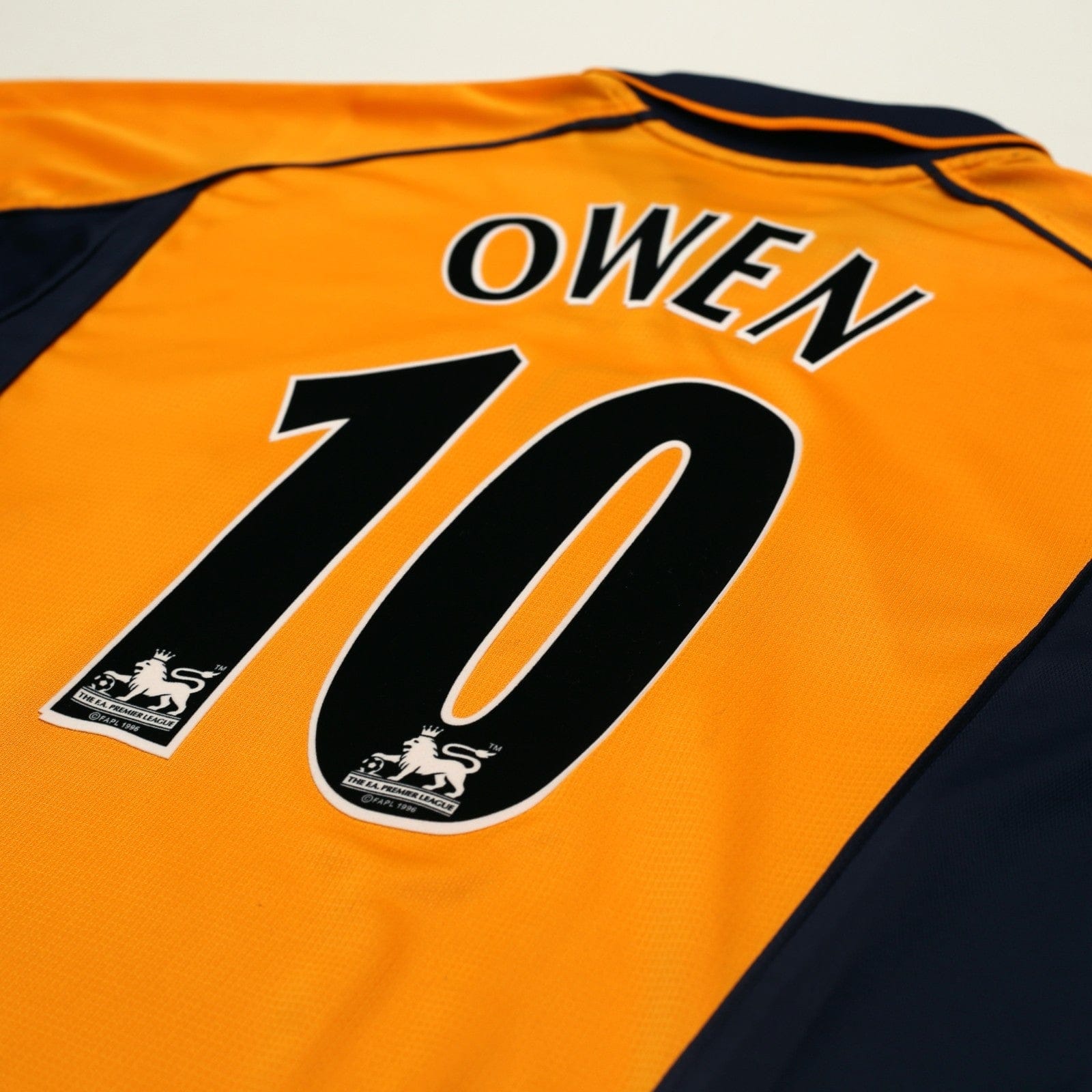 2000/02 Owen #10 Liverpool Vintage Reebok Away Football Shirt (L)