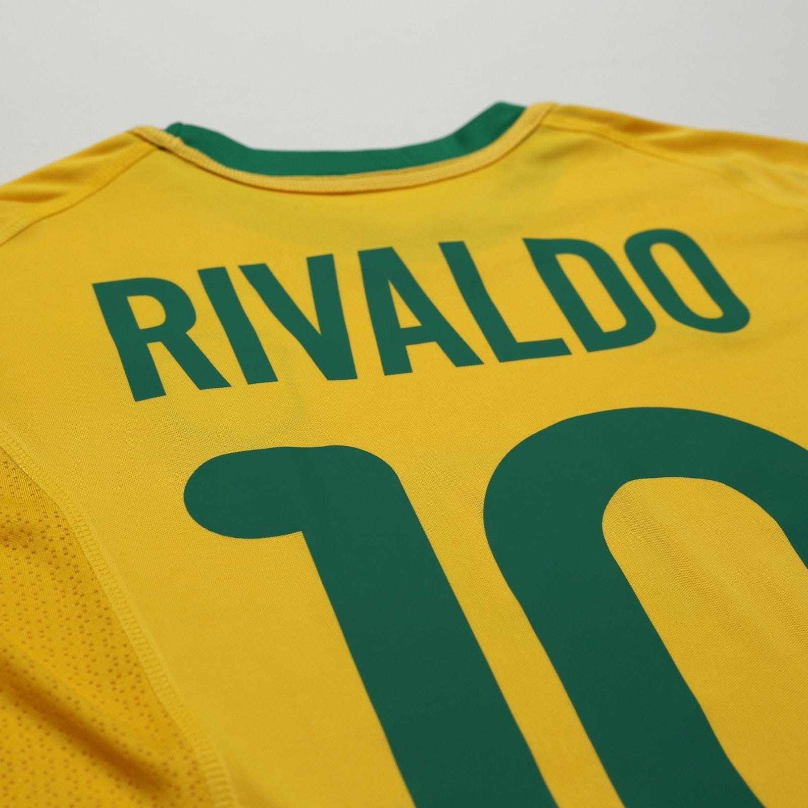 2000/02 Rivaldo #10 Brazil Vintage Nike Home Football Shirt (M)