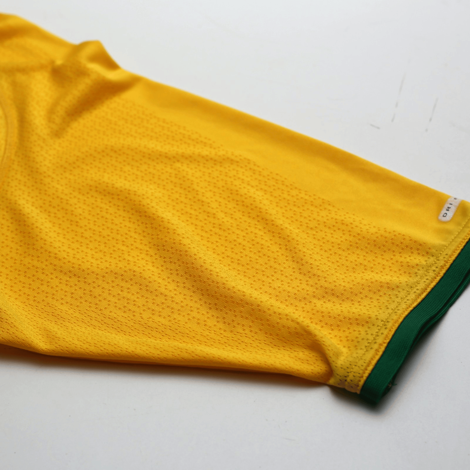 2000/02 Roberto Carlos #6 Brazil Vintage Nike Home Football Shirt (S/M)