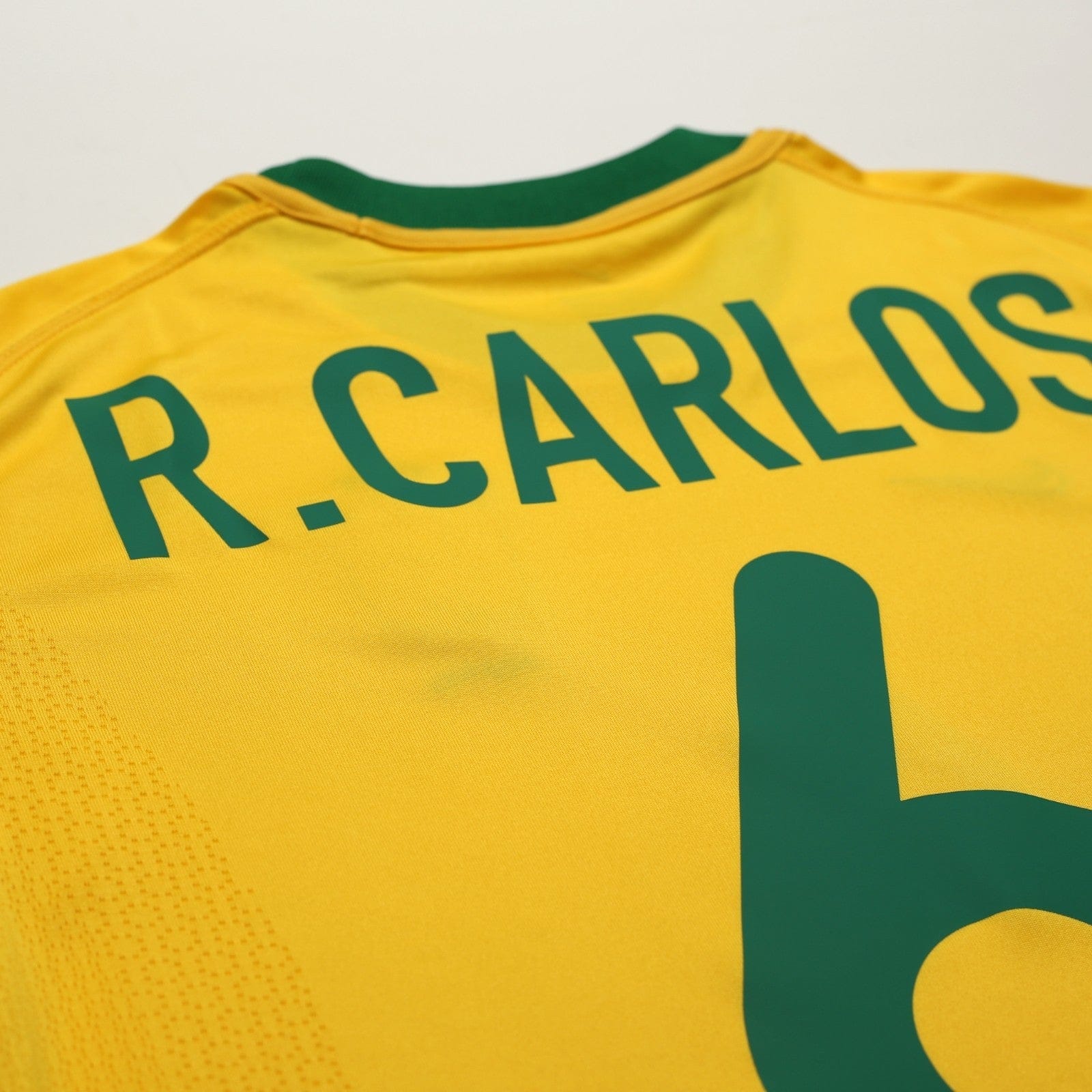 2000/02 Roberto Carlos #6 Brazil Vintage Nike Home Football Shirt (S/M)
