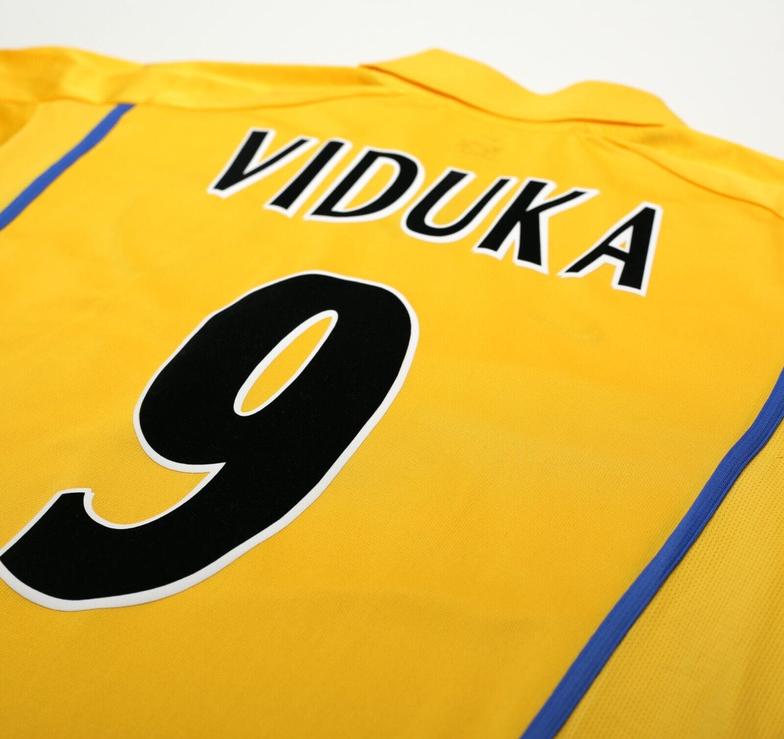 2000/02 VIDUKA #9 Leeds United Vintage Nike Away Football Shirt (L)