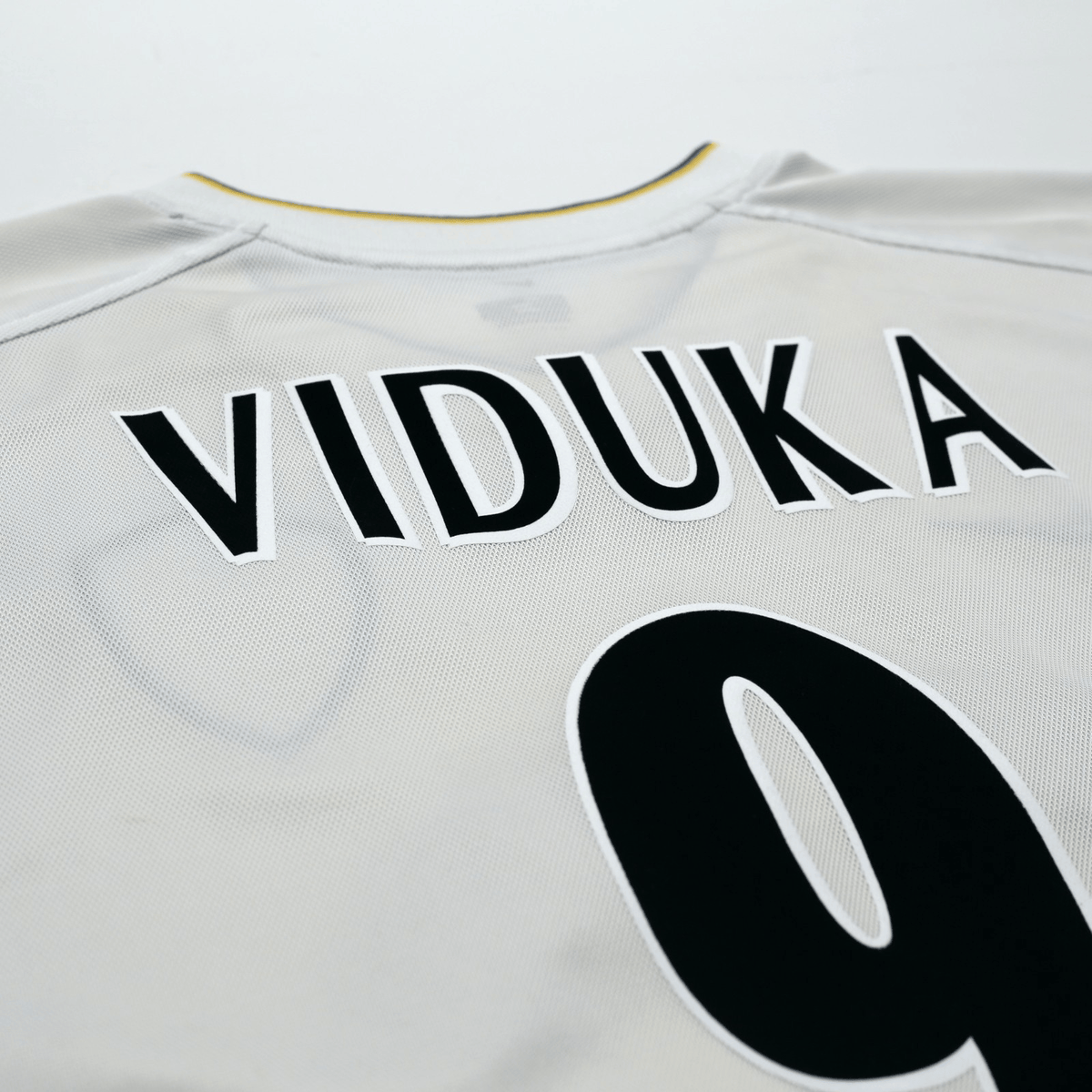 2000/02 Viduka #9 Leeds United Vintage Nike Home Football Shirt (L)