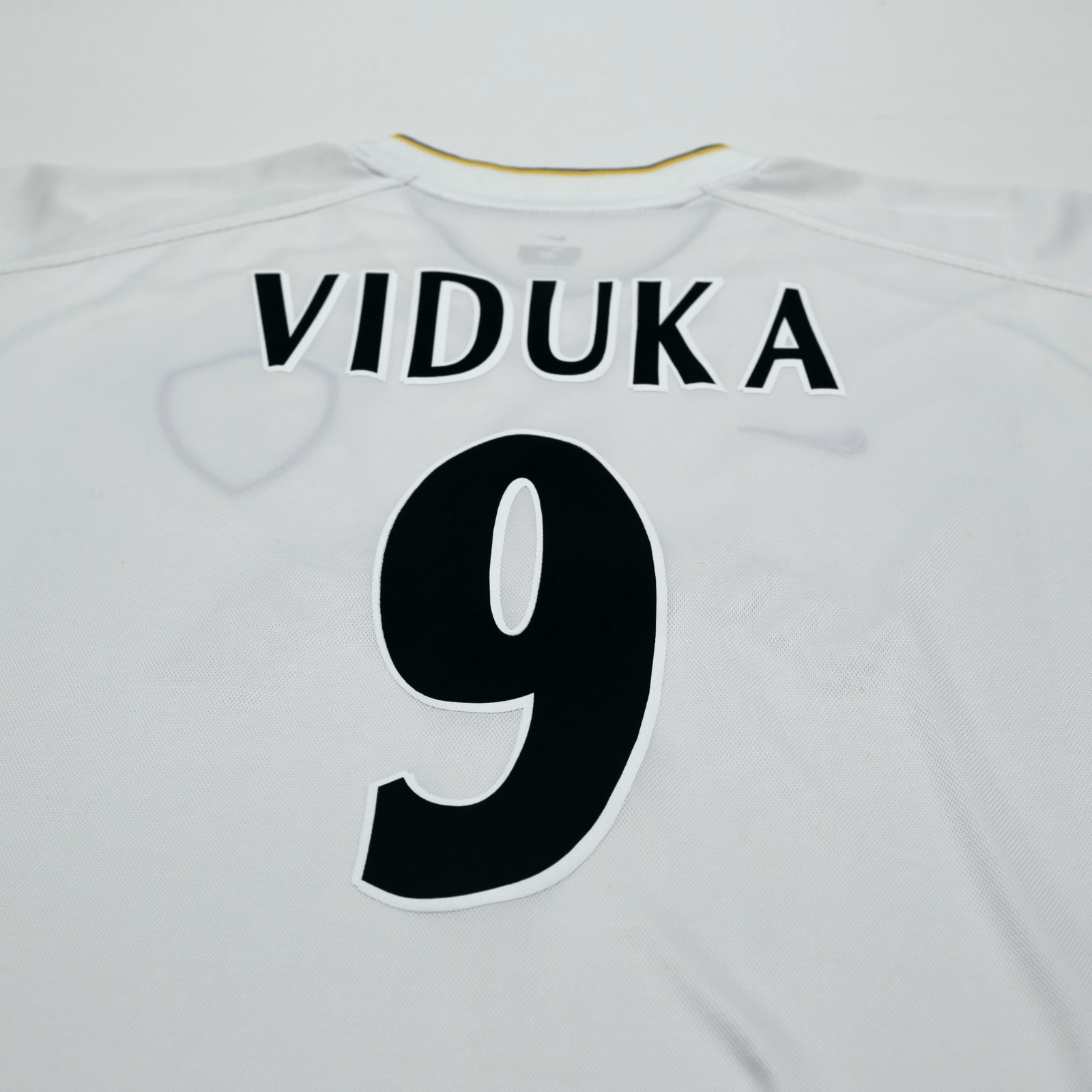 2000/02 Viduka #9 Leeds United Vintage Nike Home Football Shirt (L)