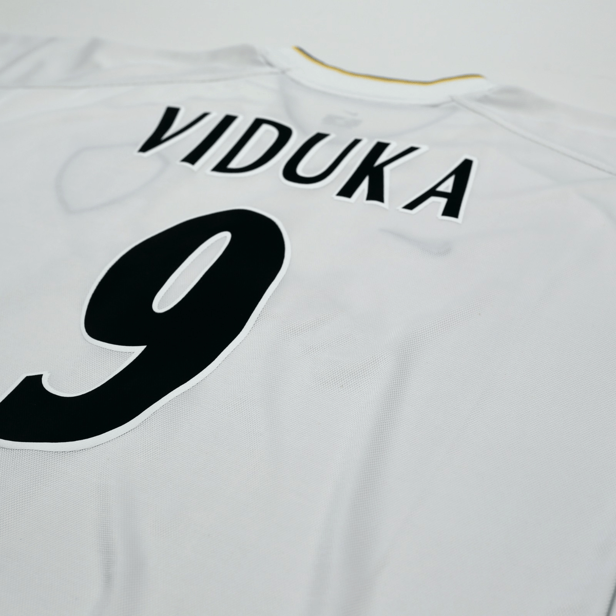 2000/02 Viduka #9 Leeds United Vintage Nike Home Football Shirt (L)
